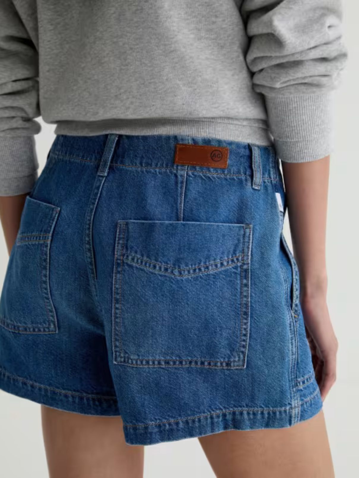 AG Jeans Analeigh Short in Gold Mountain