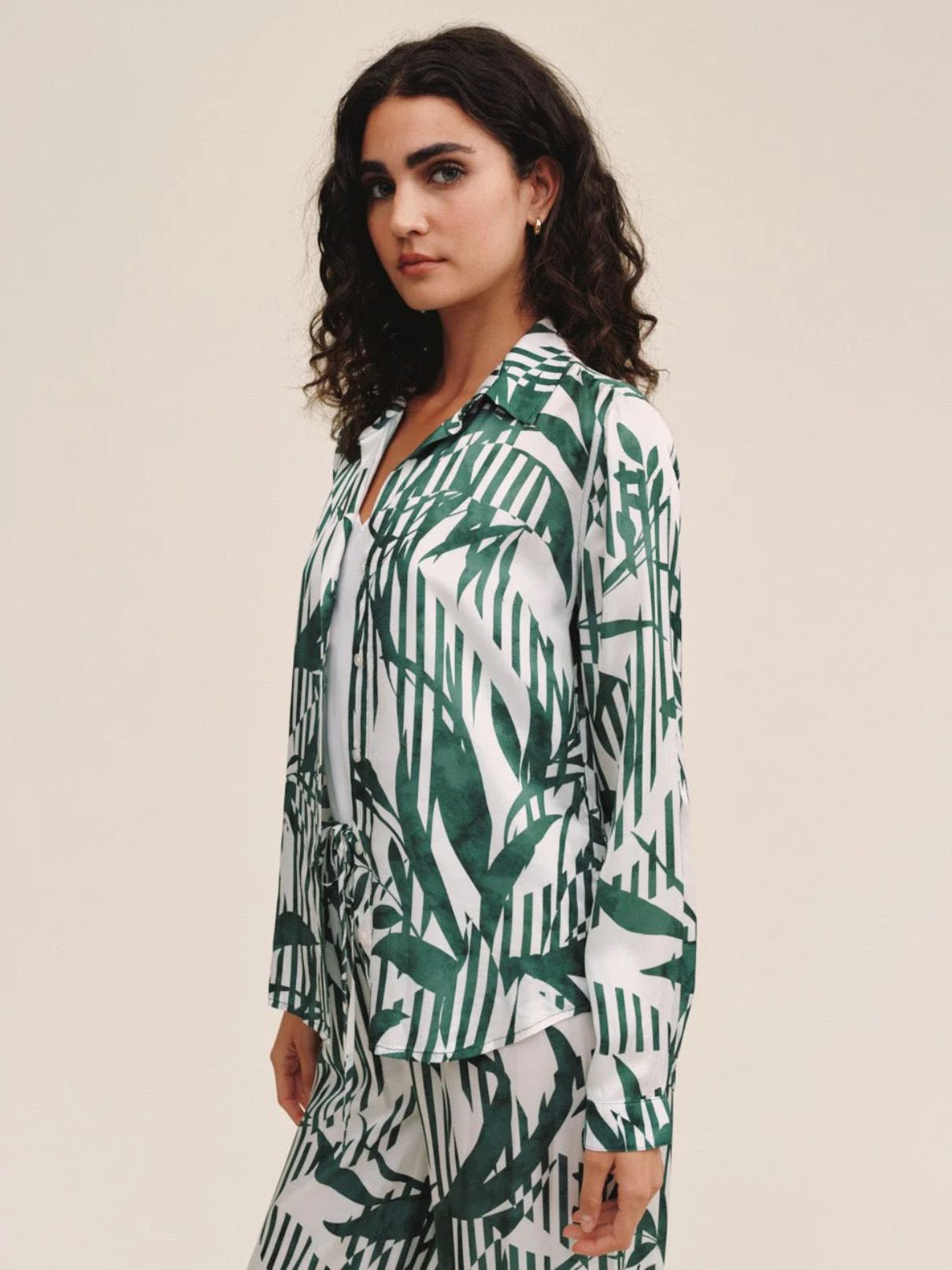 Bella Dahl Classic Button Down in Paradise Palm Print