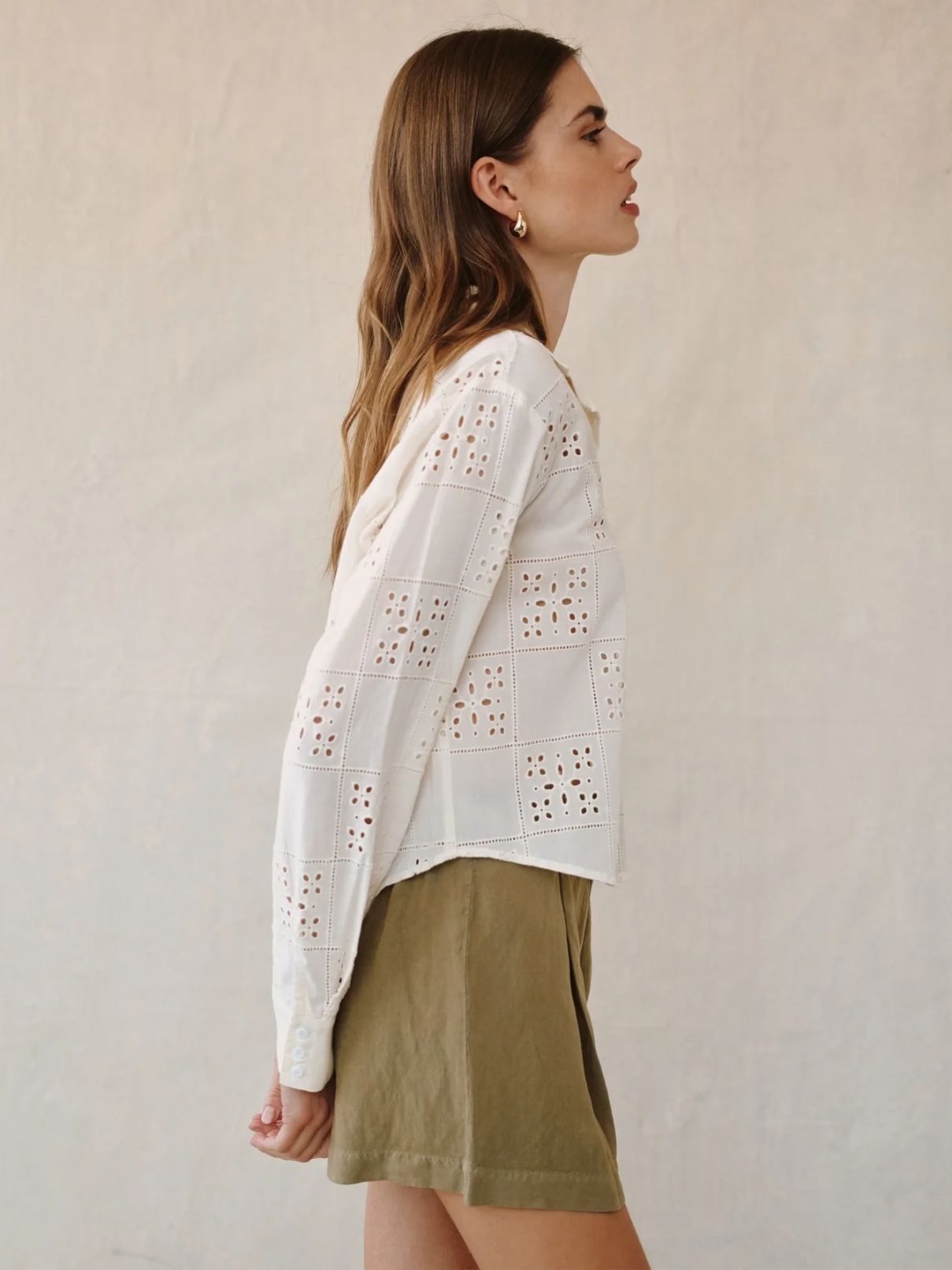 Bella Dahl Contrast Button Down Shirt in Soft Ivory