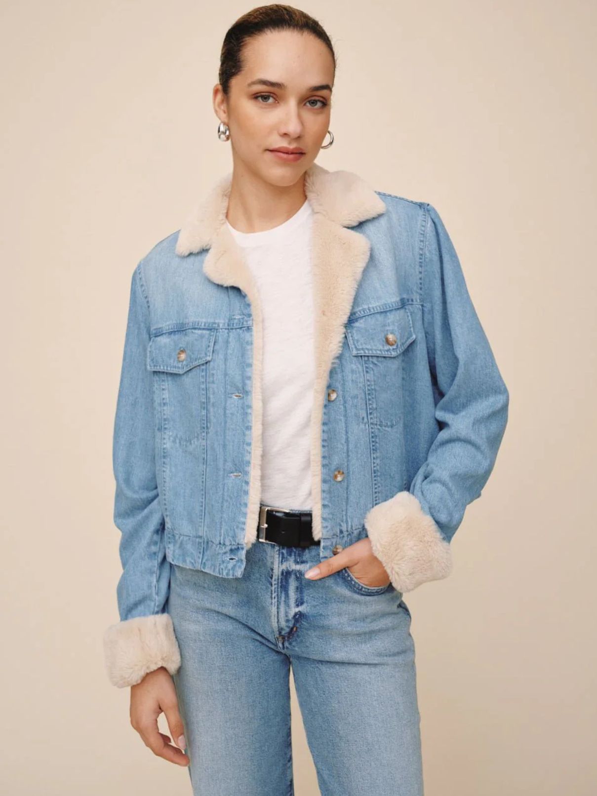 Bella Dahl Fur Trim Denim Jacket in Vintage Frost Wash