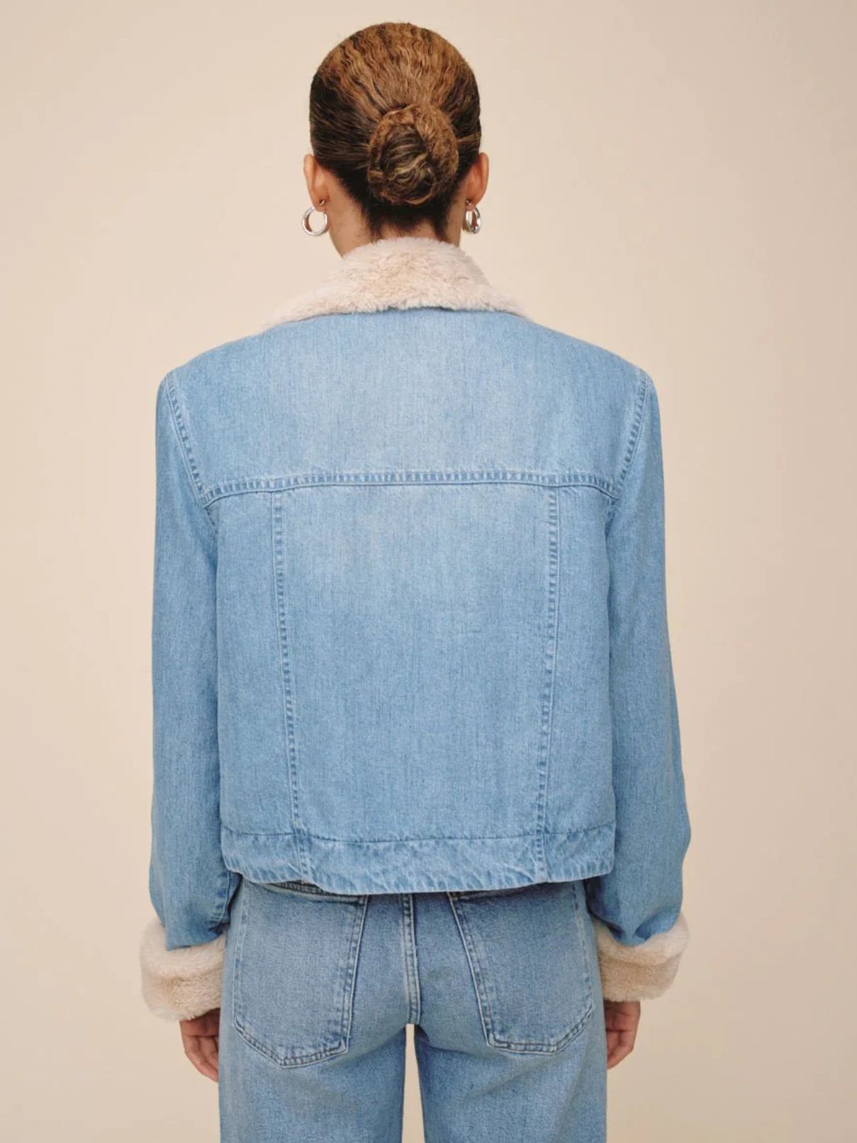 Bella Dahl Fur Trim Denim Jacket in Vintage Frost Wash