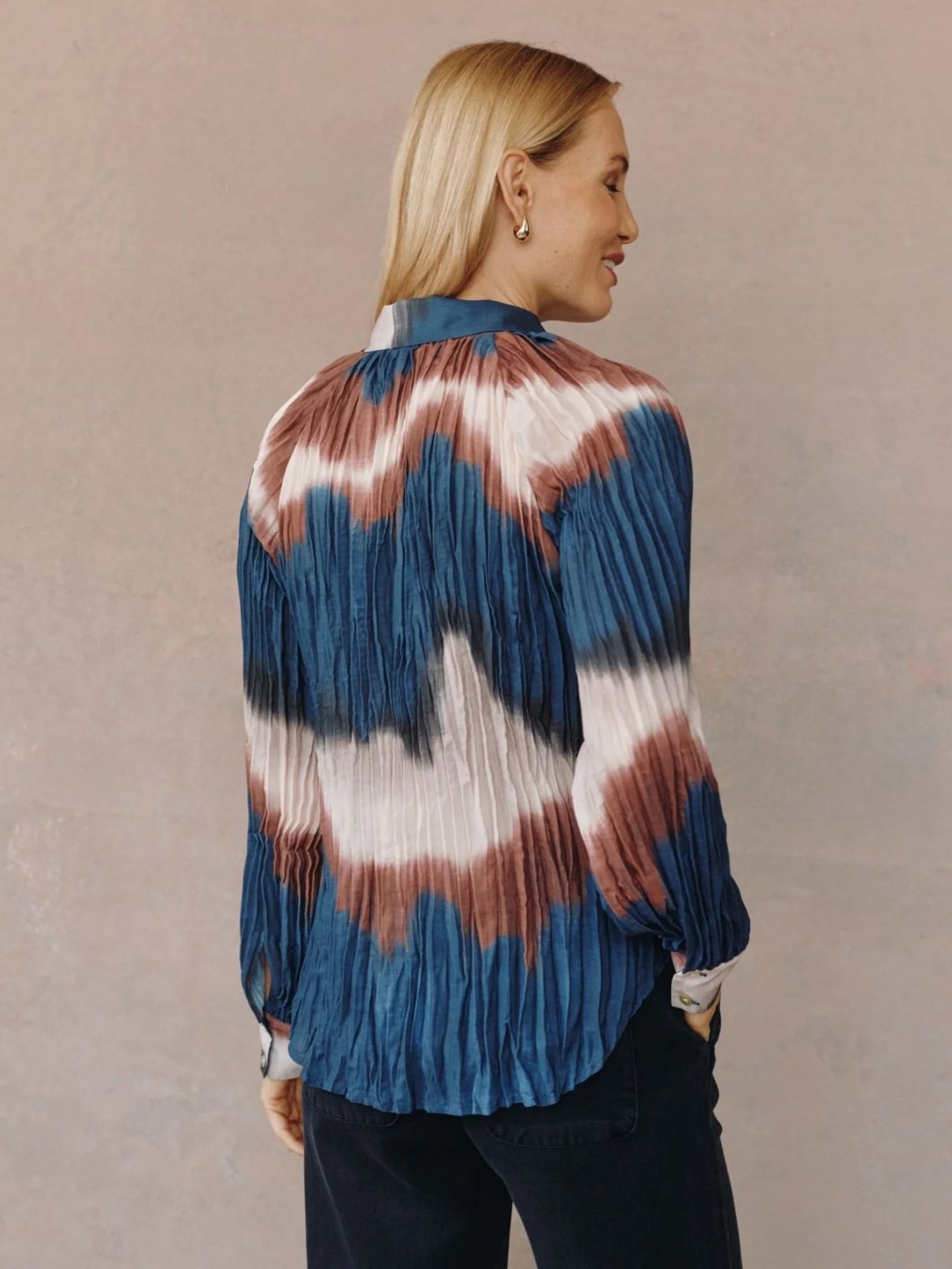 Bella Dahl Pleated Raglan Shirt in Midnight Tides Print