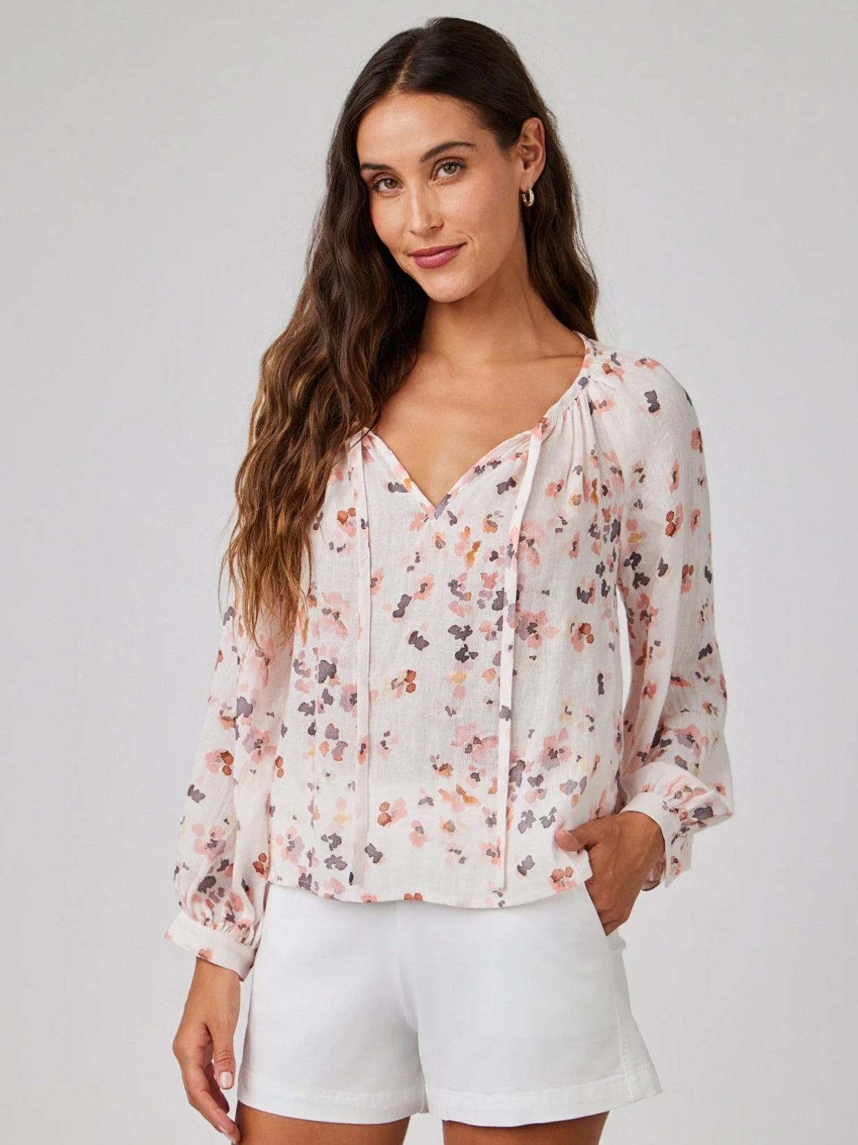 Bella Dahl Shirred Raglan Blouse in Hana Floral Print