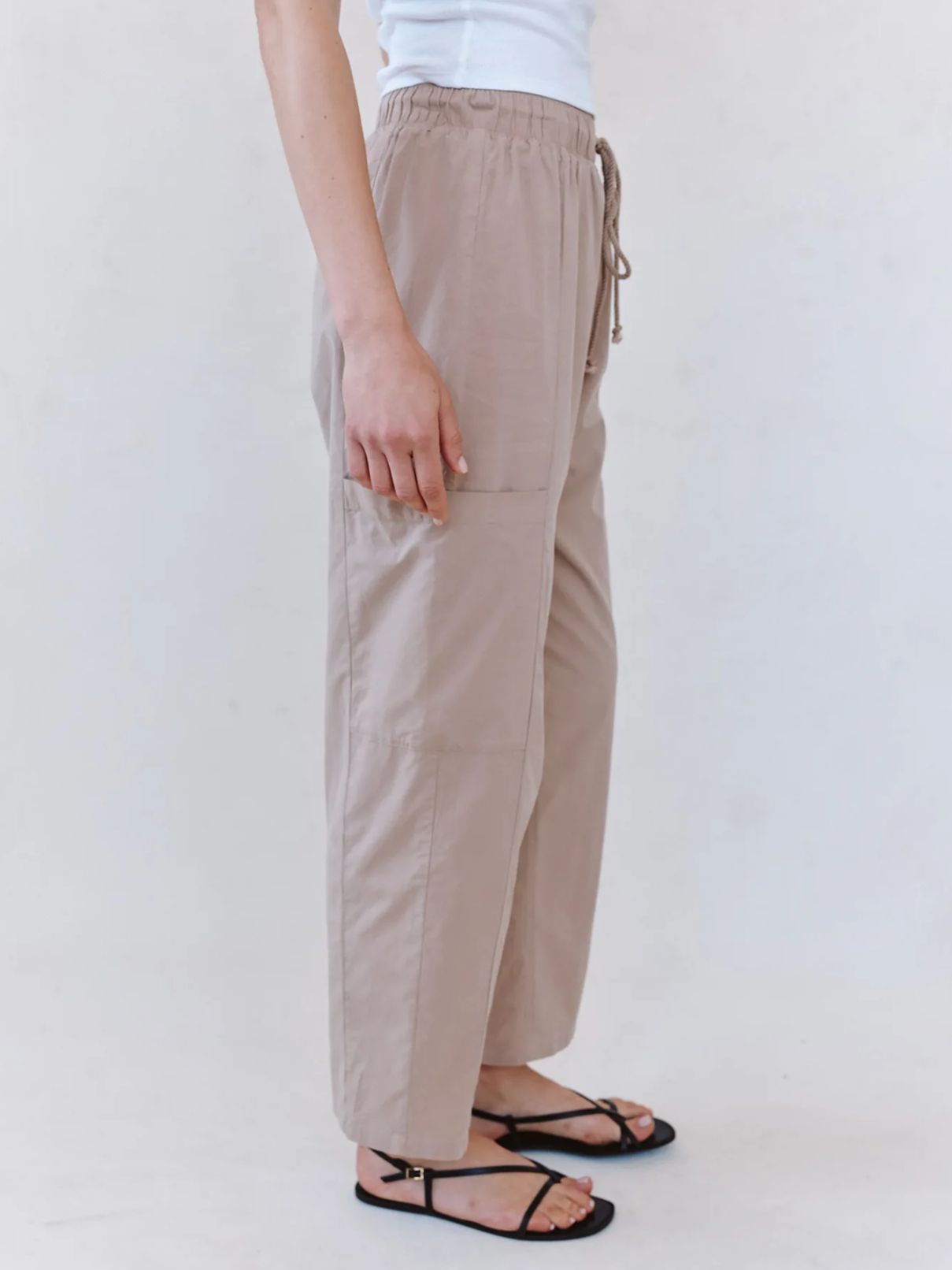Bella Dahl Side Pocket Seamed Pant in Soft Dune