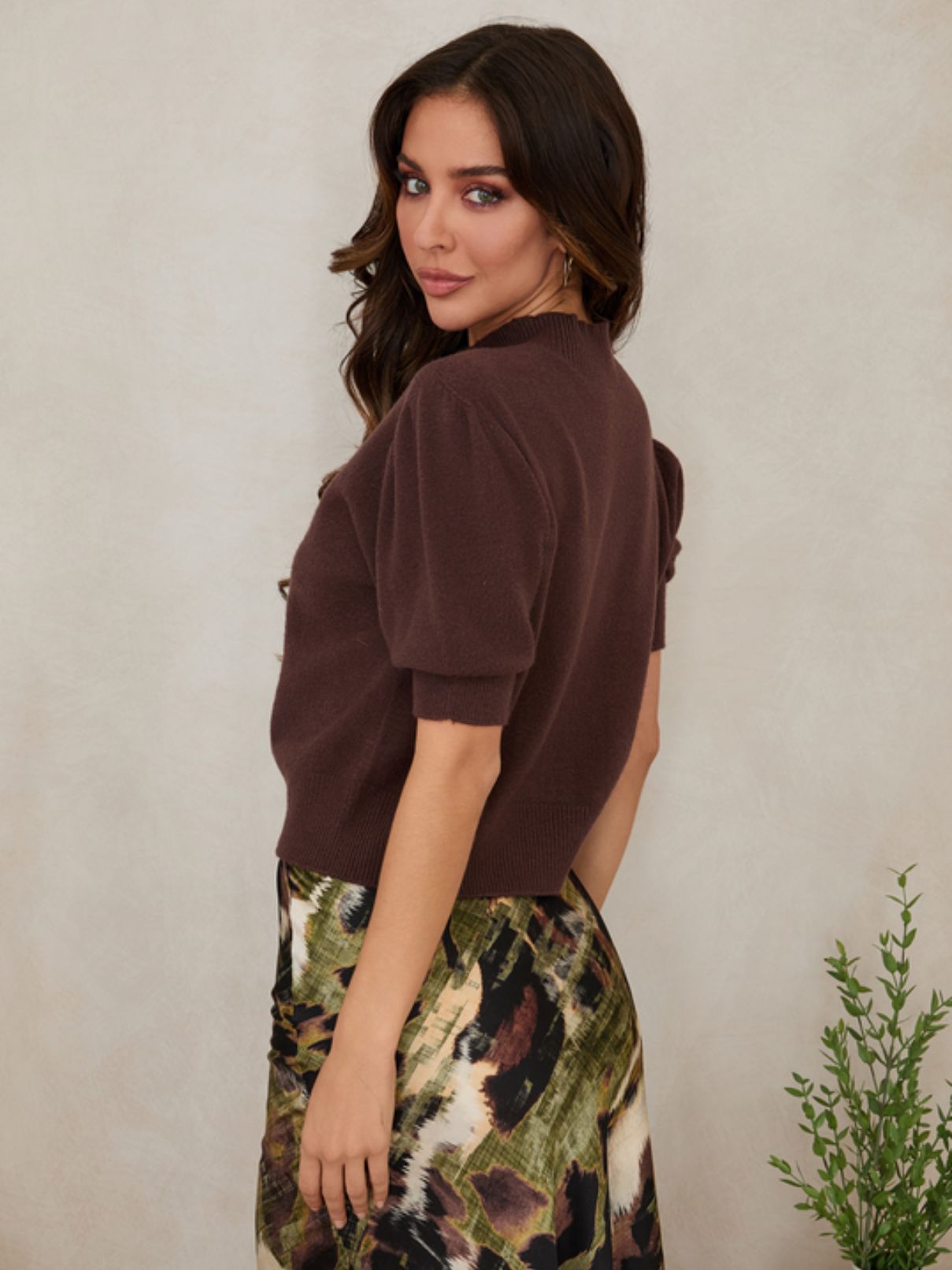 Cotton Island Mock Neck Bubble Sleeve in Chocolate