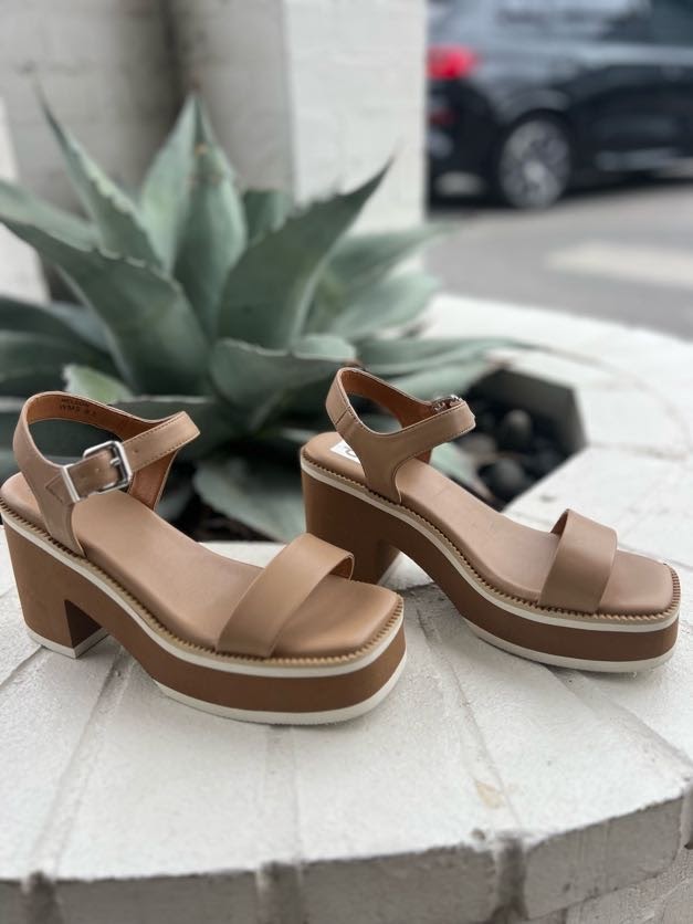 DV by Dolce Vita Nelson Heel in Caramel