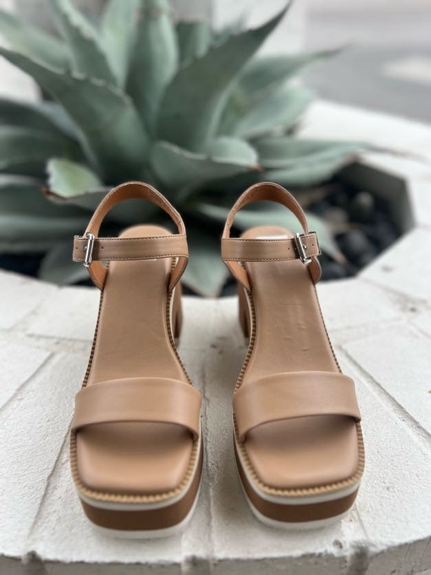DV by Dolce Vita Nelson Heel in Caramel