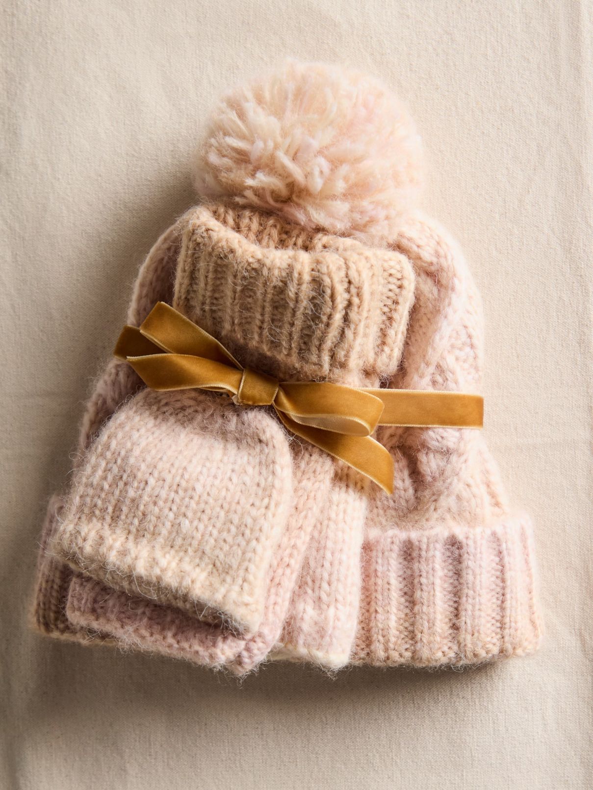 Free People Hat & Gloves Ivory