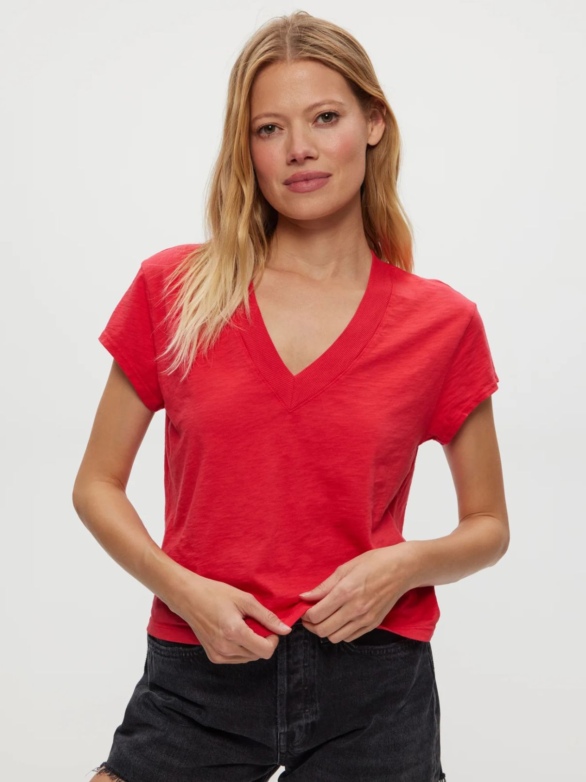 Michael Stars Harlan Cropped V-Nk Front Tee in Rumba