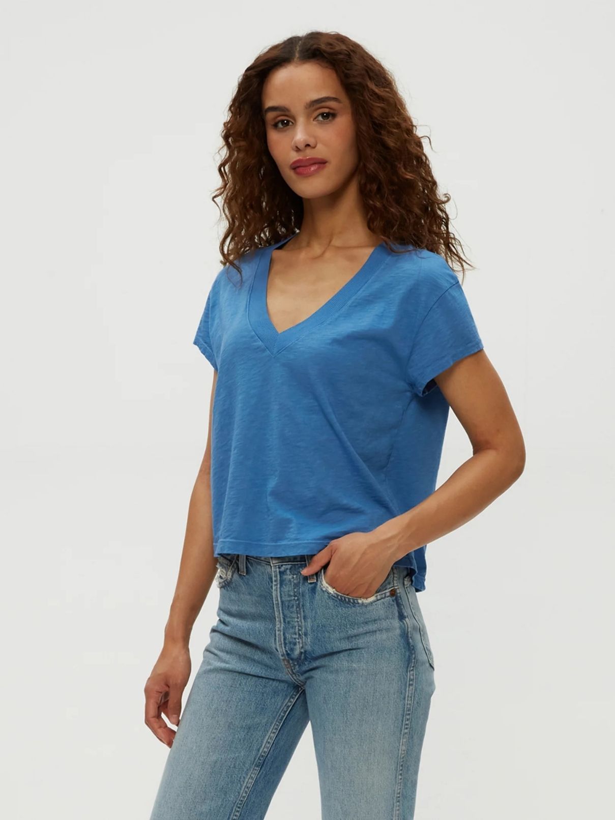 Micheal Stars Harlan Cropped V-Nk O/S Tee in Ocean