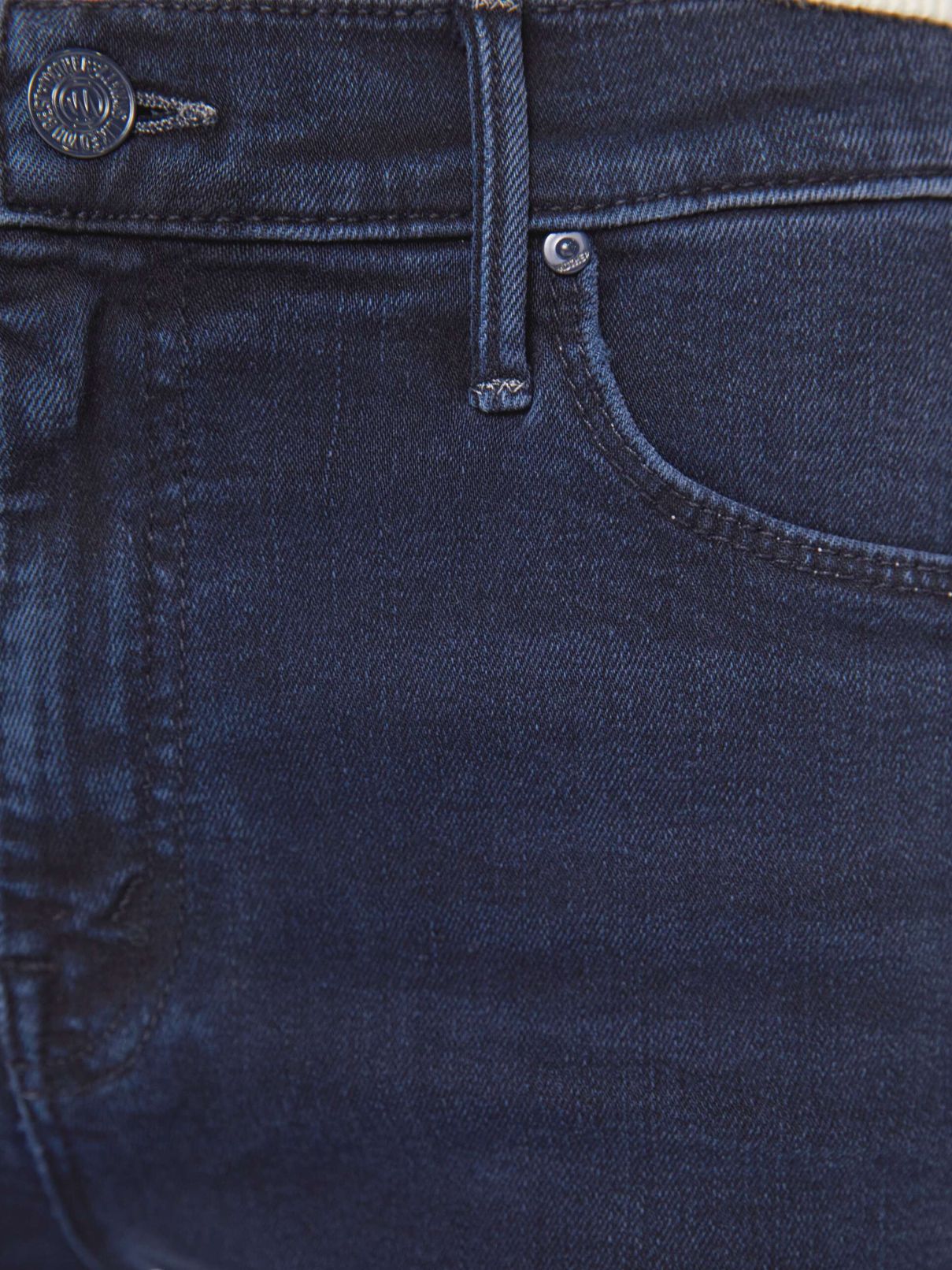 Mother Denim Weekender Fray in Chip On My Shoulder