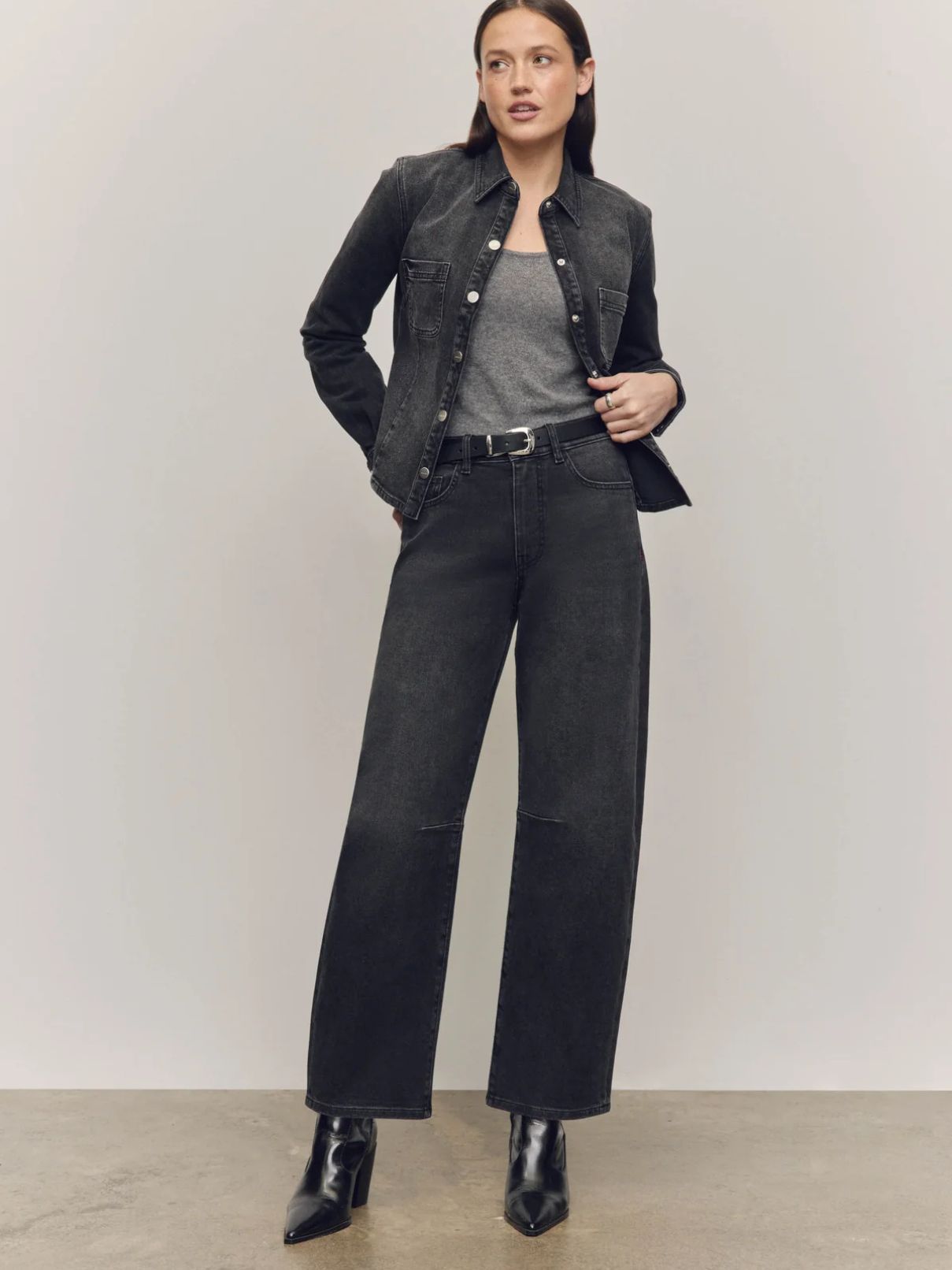 New Girl Soft Curve Barrel Jean in In The Night