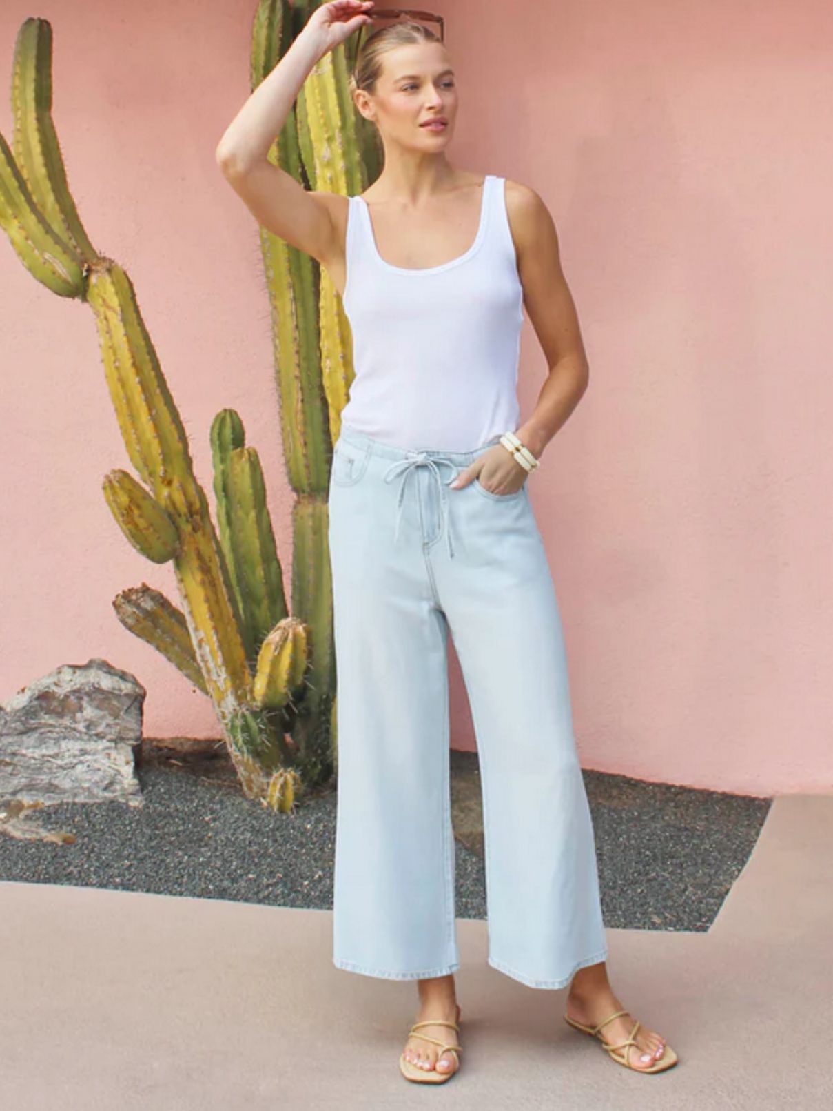 Splendid Lounge Denim Crop Pant in Bleached Indigo