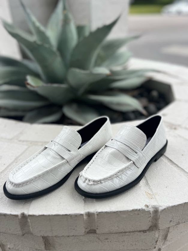 Steve Madden Goodman Loafer in White Croco