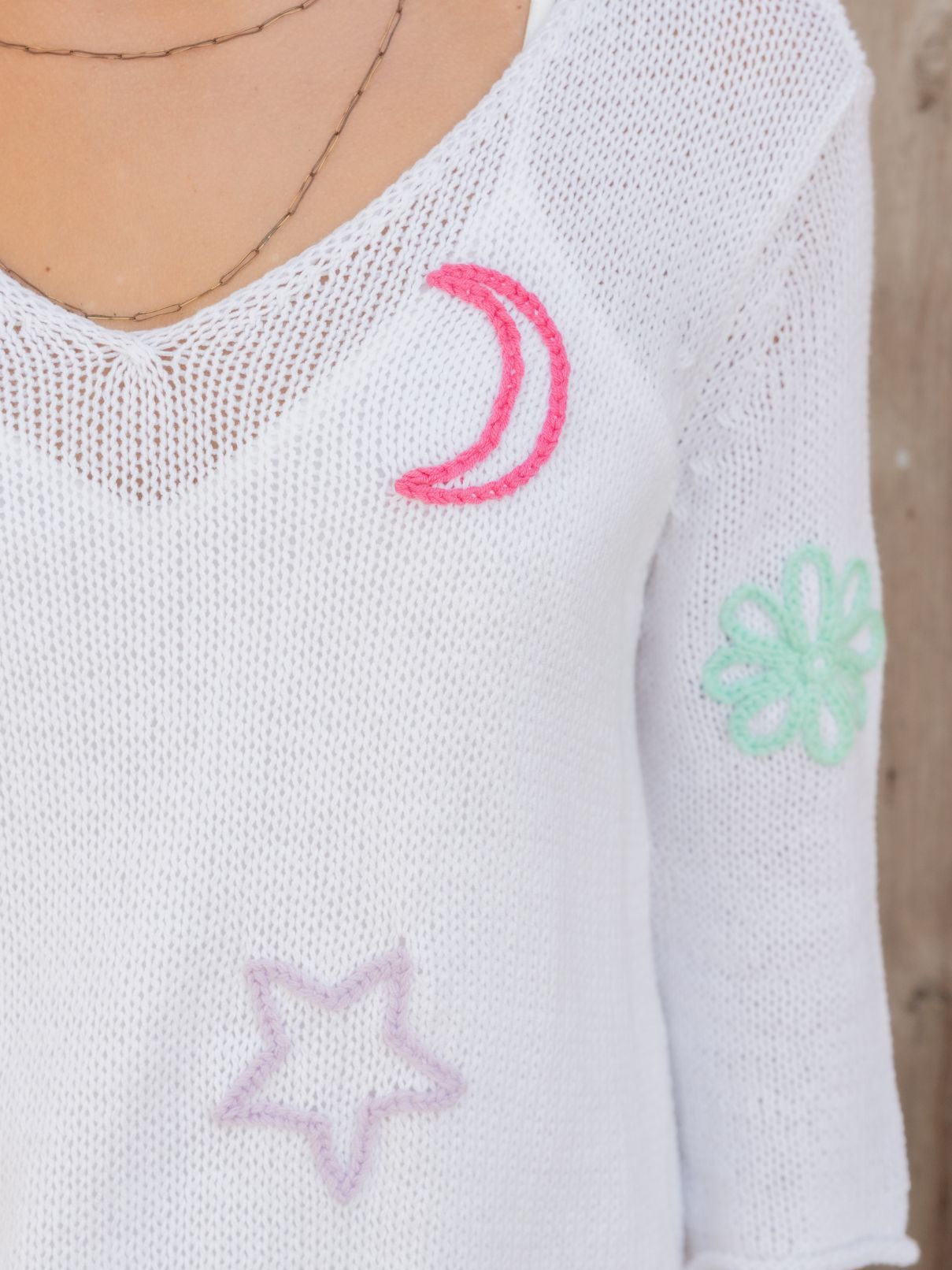 Wooden Ships Charms 3/4 Sleeve V Cotton Breaker Sweater in White/Multi