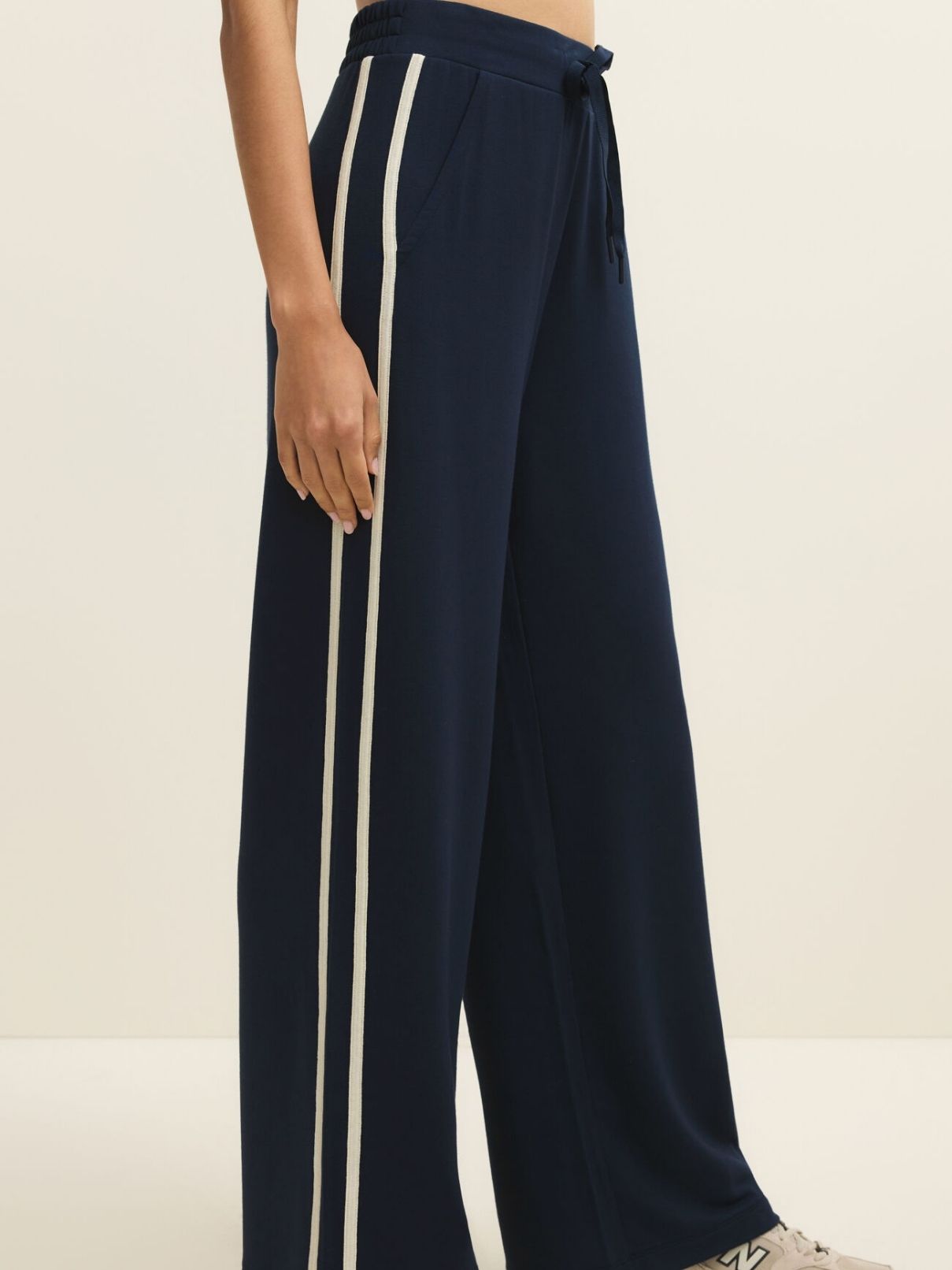 Z Supply Layover Track Pant in Eclipse