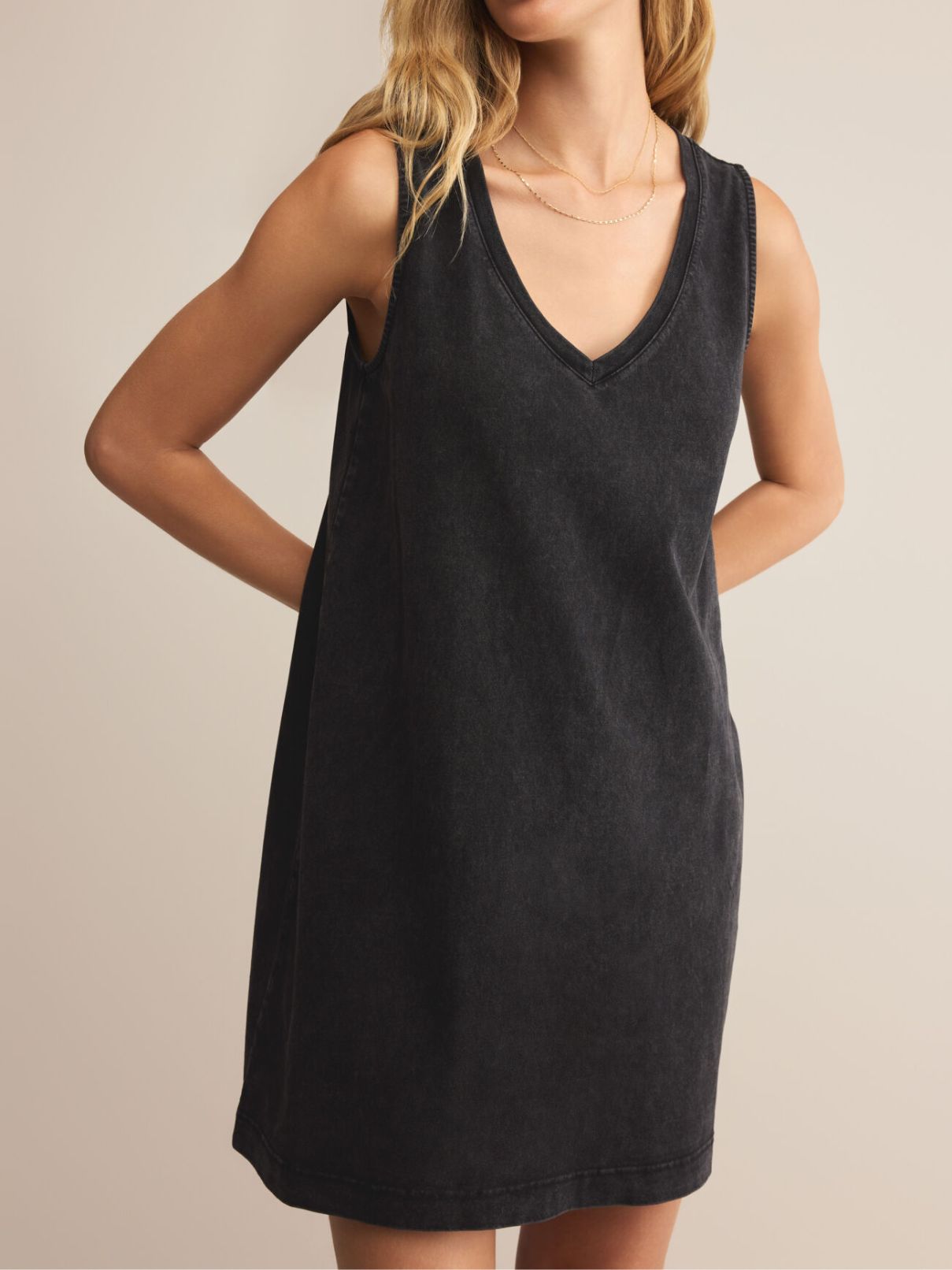 Z Supply Sloane Vneck Mini in True Black