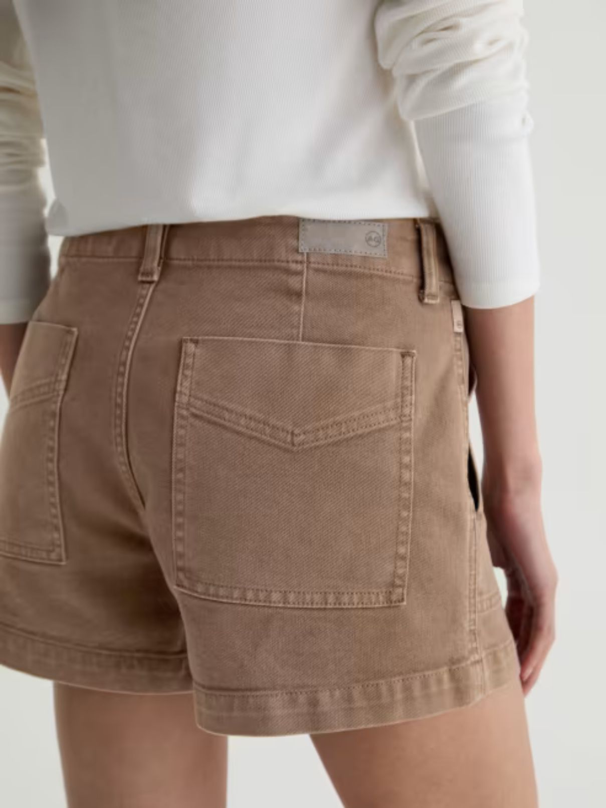 AG Jeans Analeigh Short in Sulfur Light Taupe