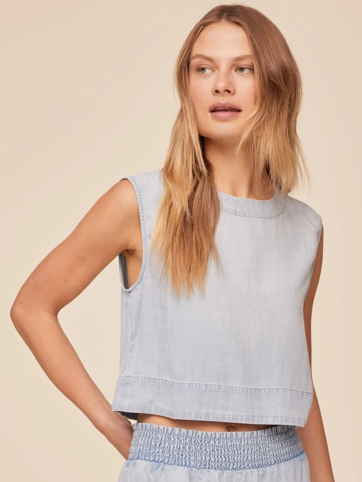 Bella Dahl Boxy Button Back Top in Light Sunspray Wash