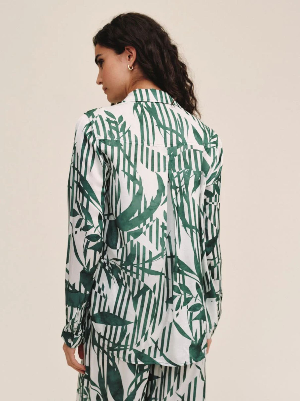 Bella Dahl Classic Button Down in Paradise Palm Print