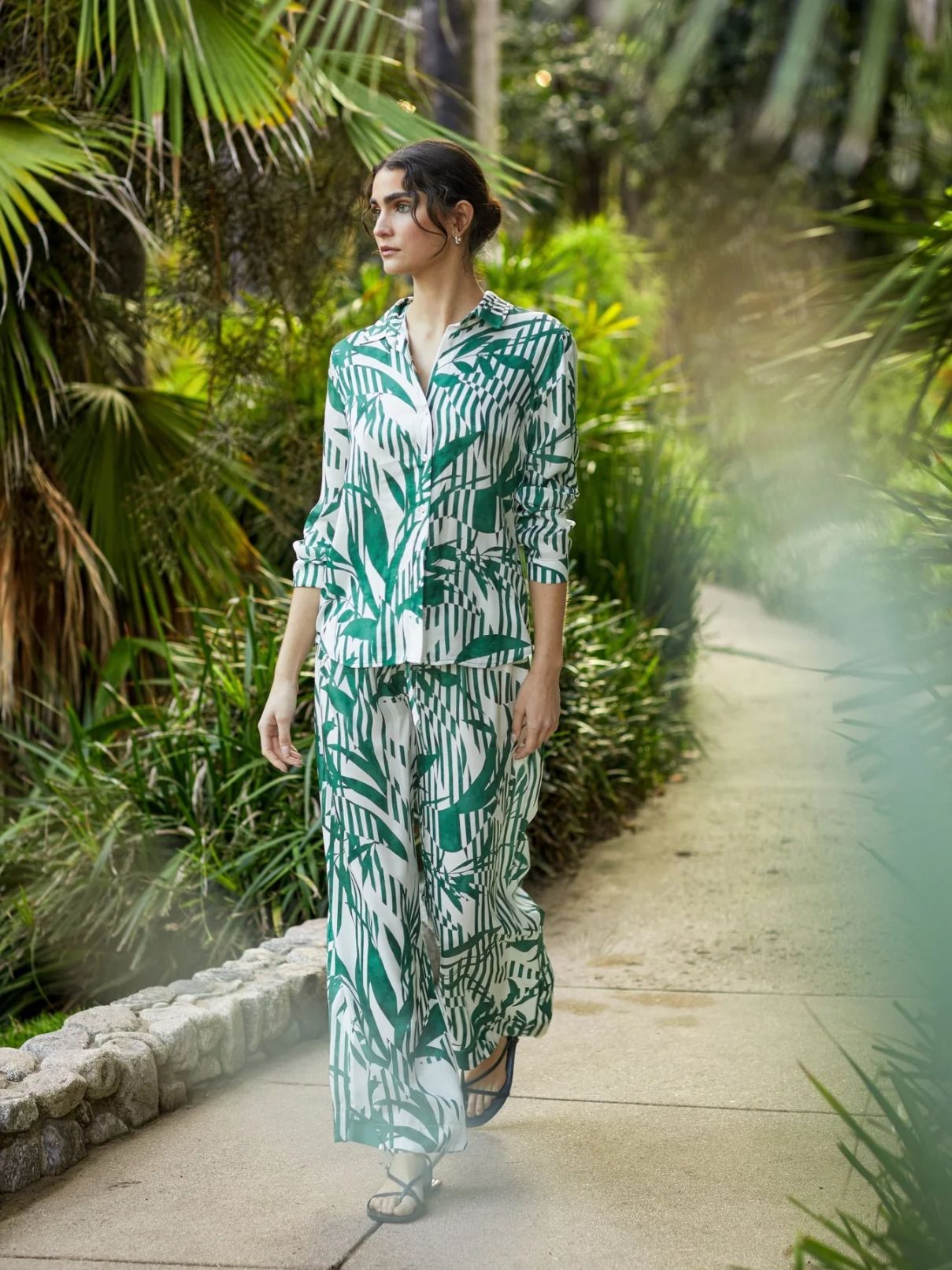 Bella Dahl Classic Button Down in Paradise Palm Print