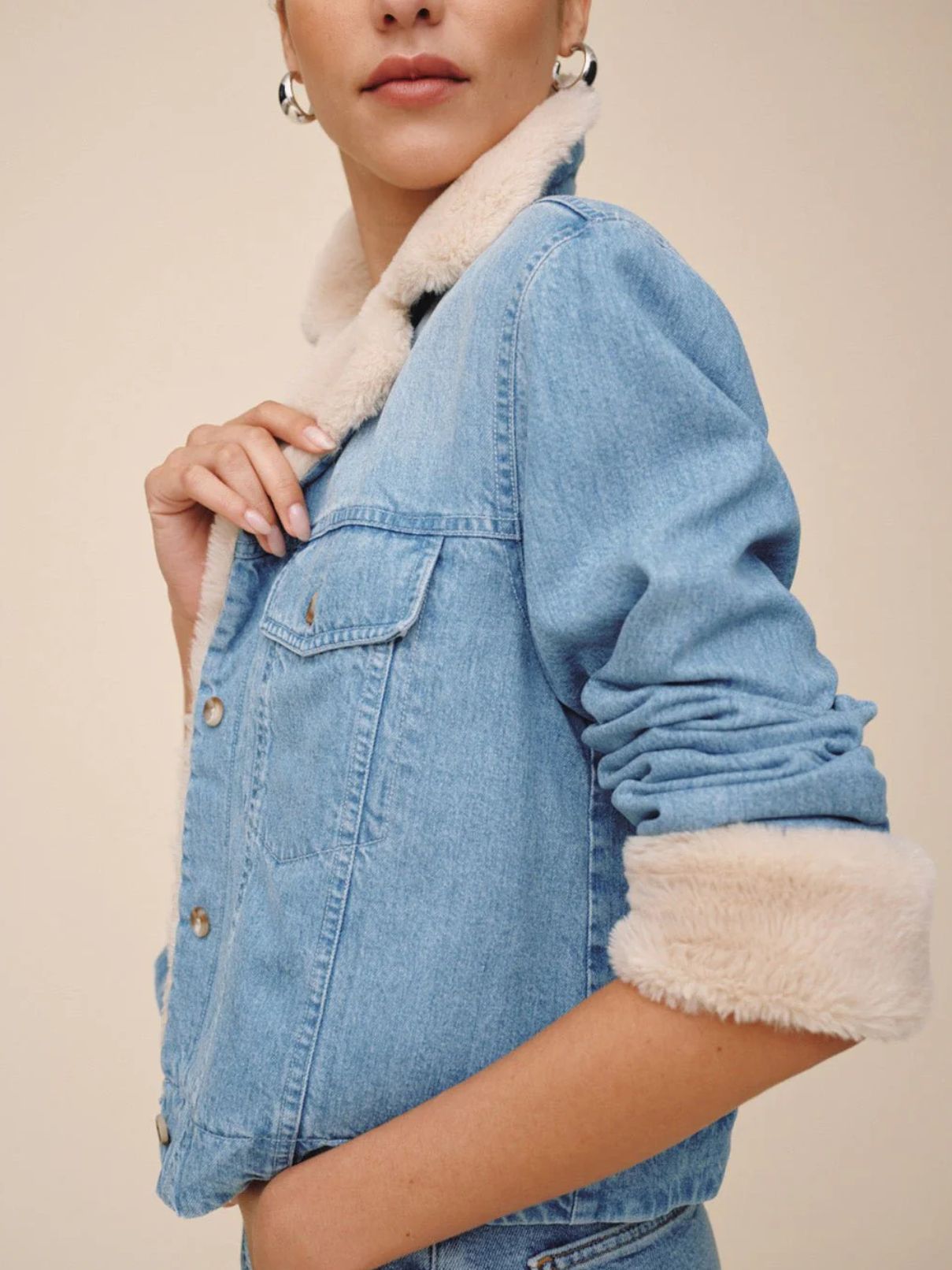 Bella Dahl Fur Trim Denim Jacket in Vintage Frost Wash