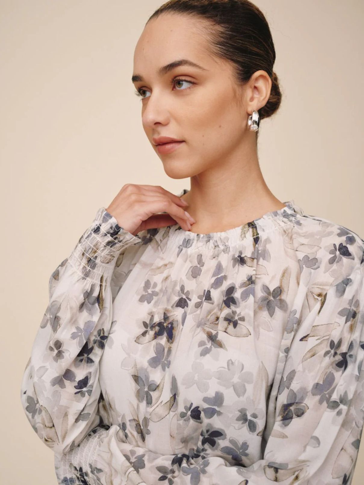 Bella Dahl L/S Shirred Blouse in Frozen Wisteria