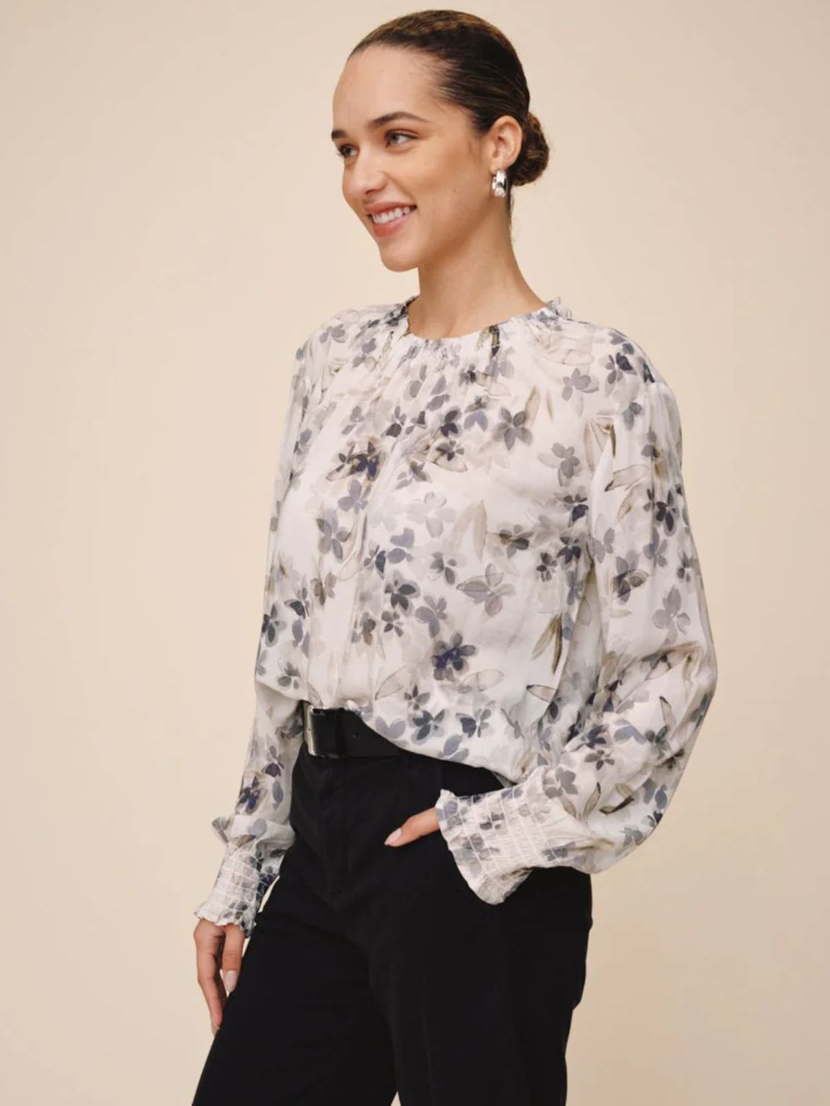 Bella Dahl L/S Shirred Blouse in Frozen Wisteria