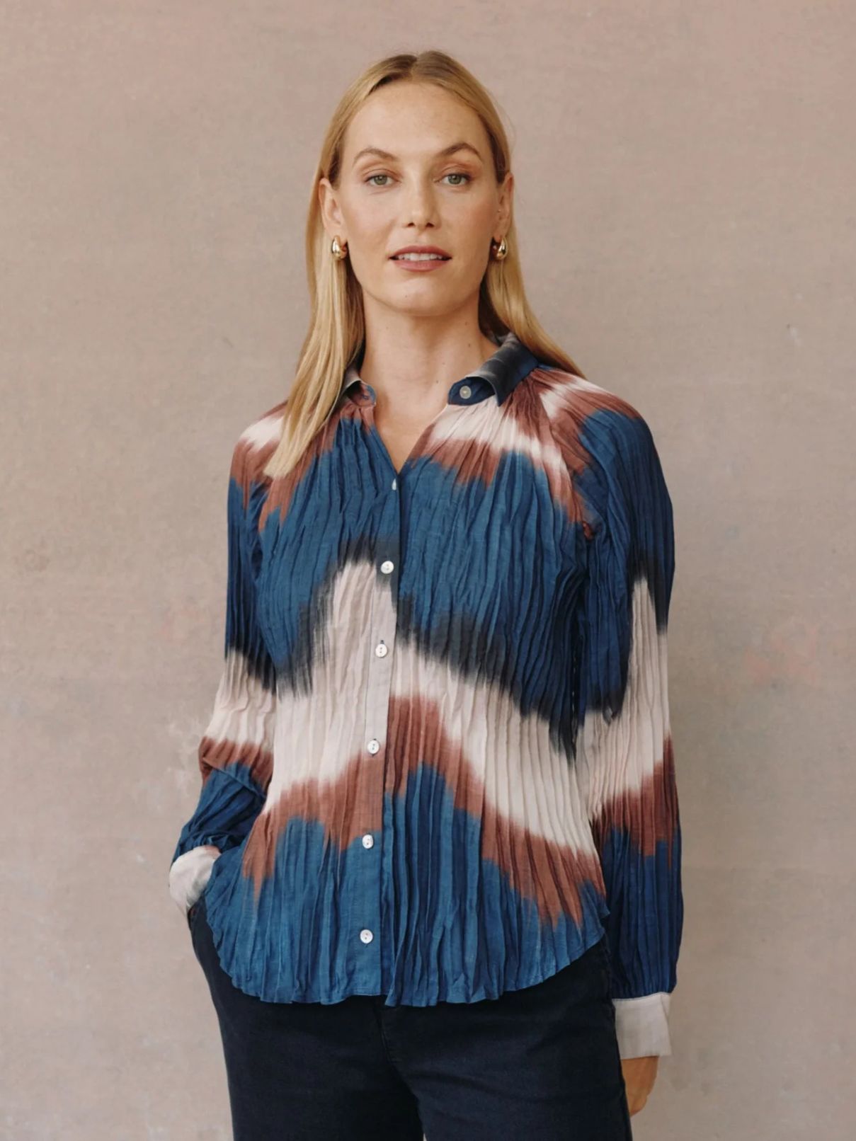 Bella Dahl Pleated Raglan Shirt in Midnight Tides Print