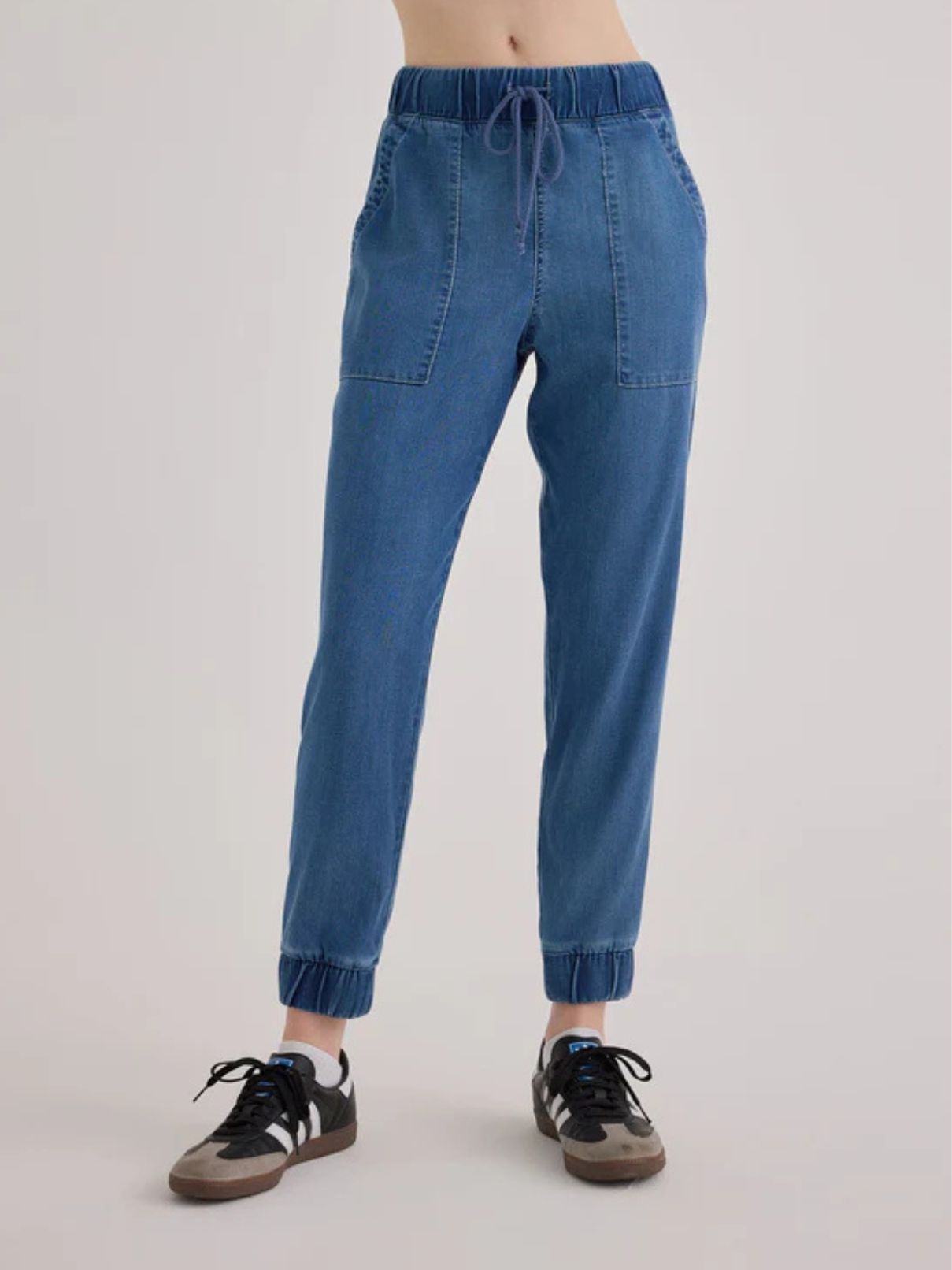 Bella Dahl Pocket Jogger in Indigo Spray Wash