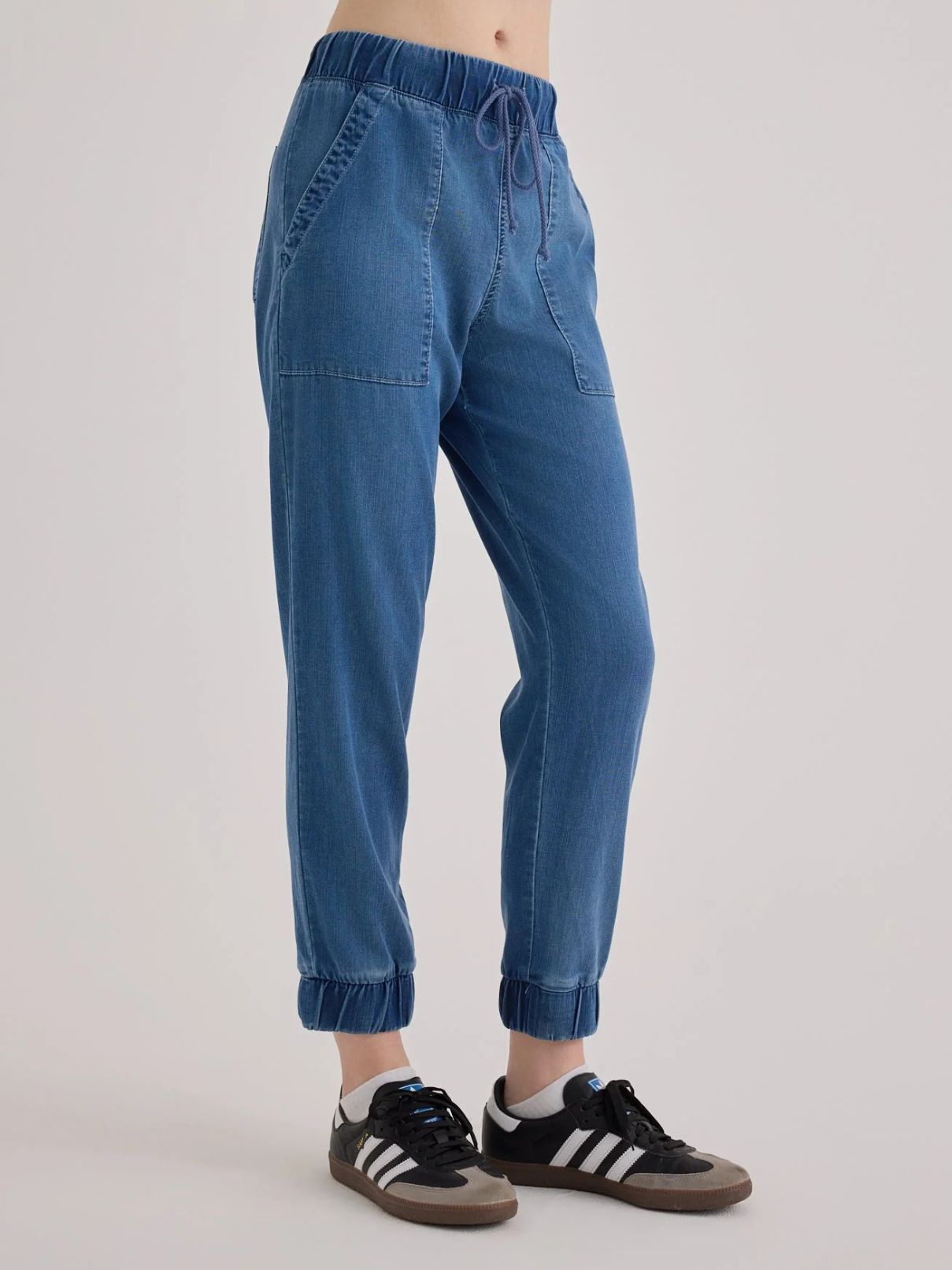 Bella Dahl Pocket Jogger in Indigo Spray Wash