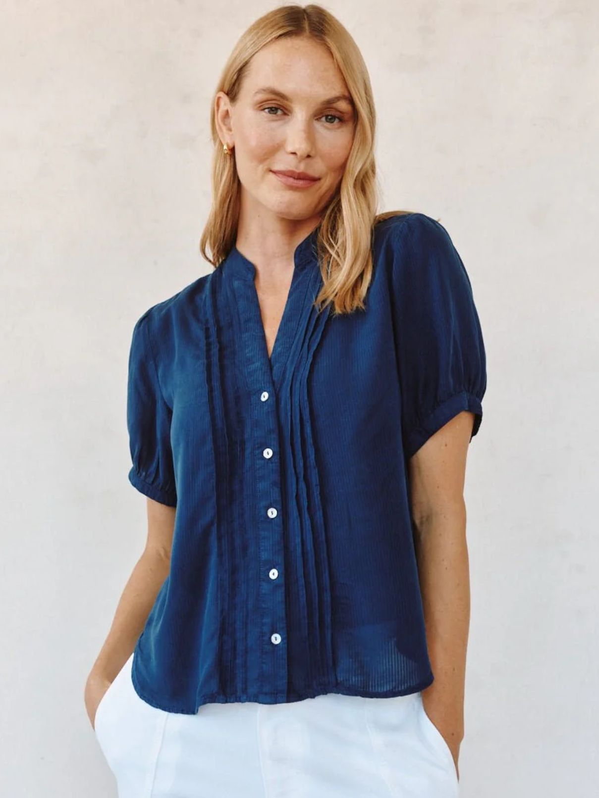Bella Dahl S/S Pintuck Shirt in Navy Dusk