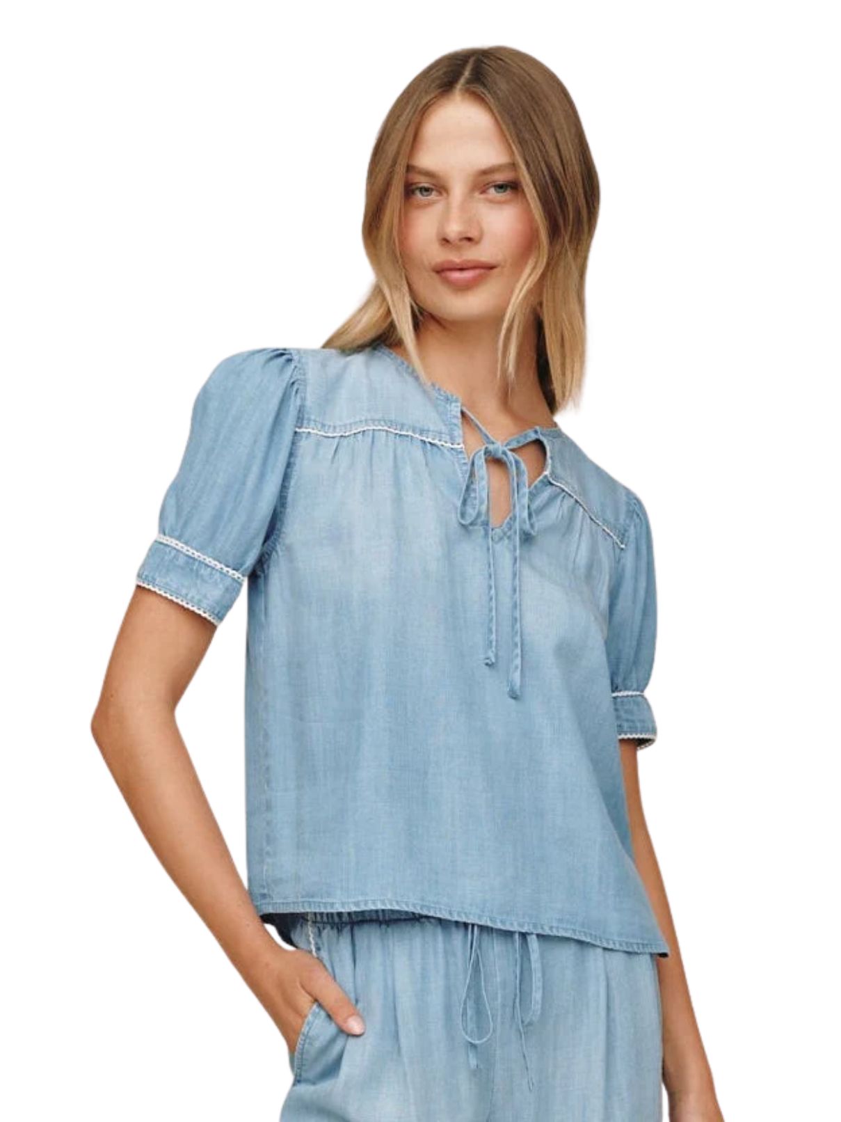 Bella Dahl Short Sleeve Pullover With Trim in Ombre Mist Wash 