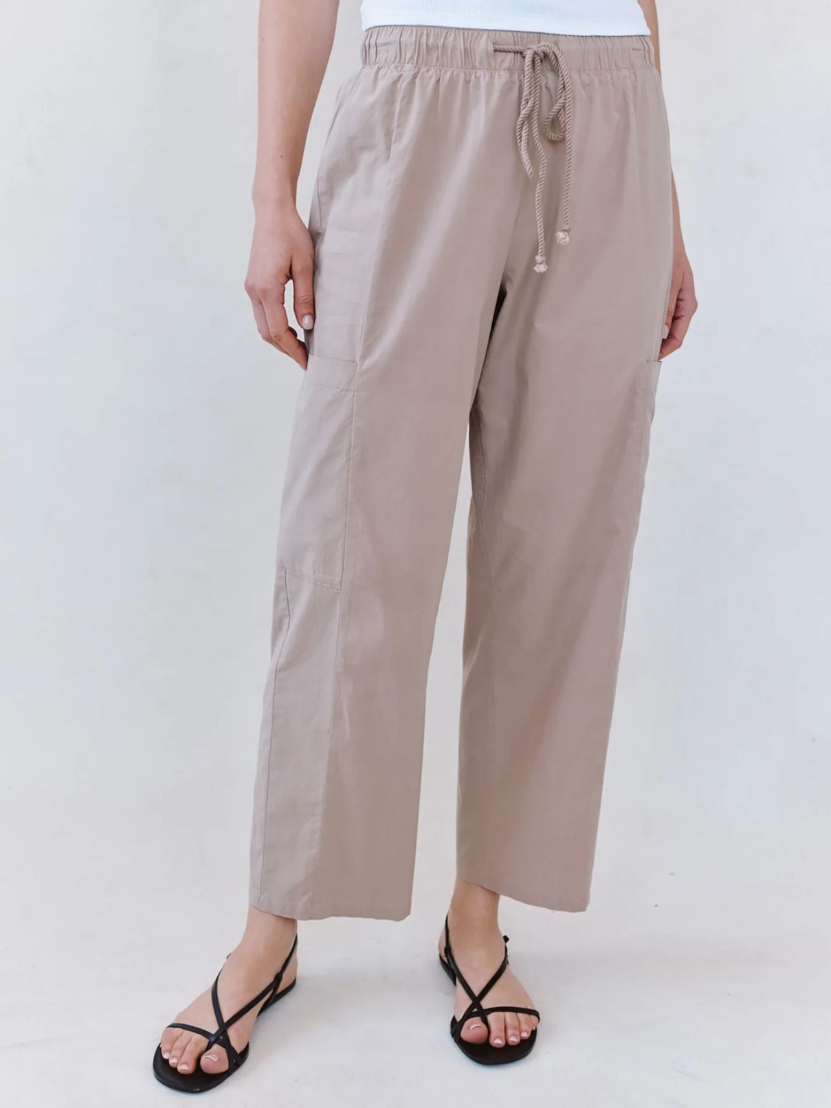 Bella Dahl Side Pocket Seamed Pant in Soft Dune