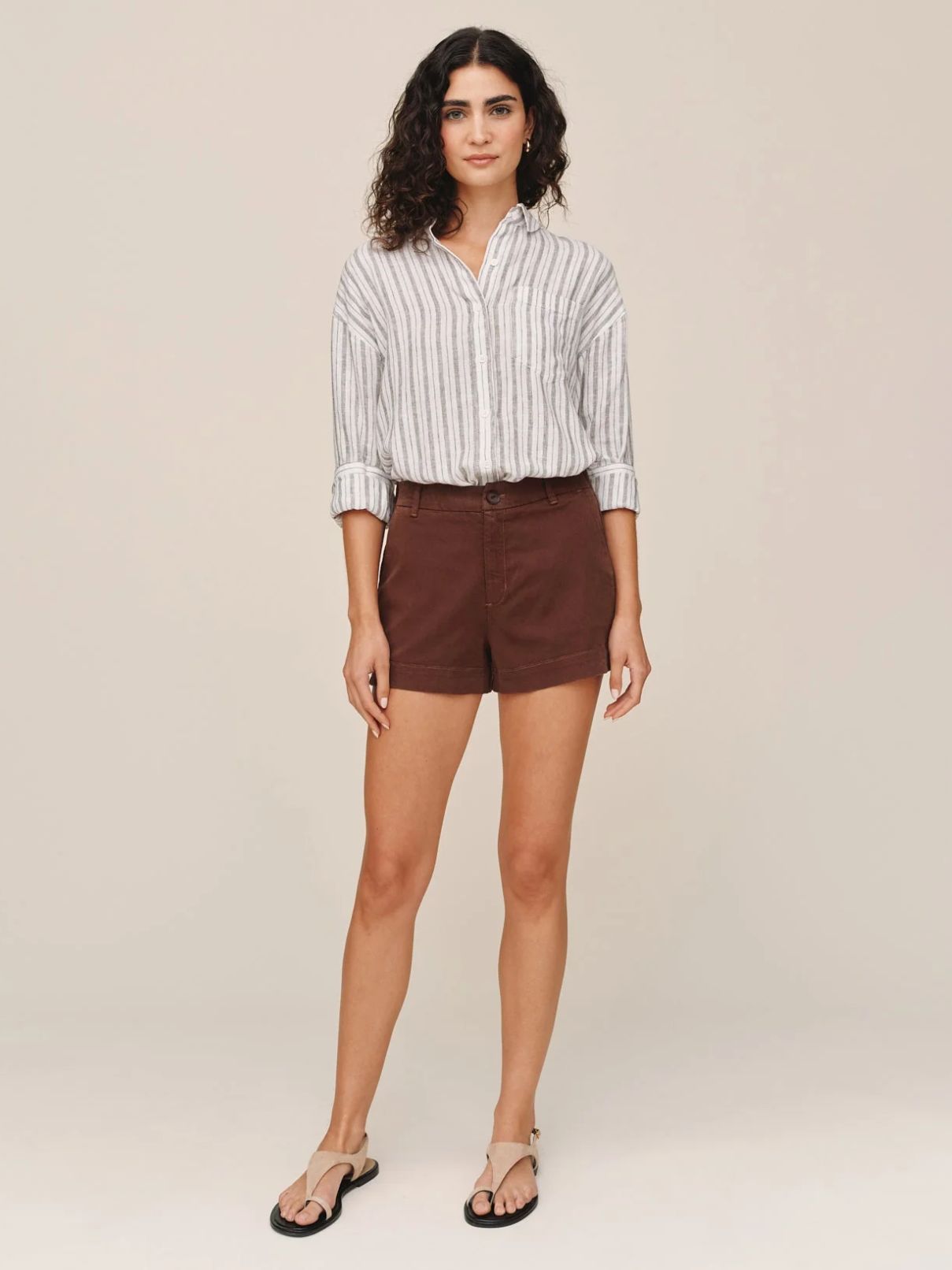 Bella Dahl Slit Tennis Short in Sienna Brown