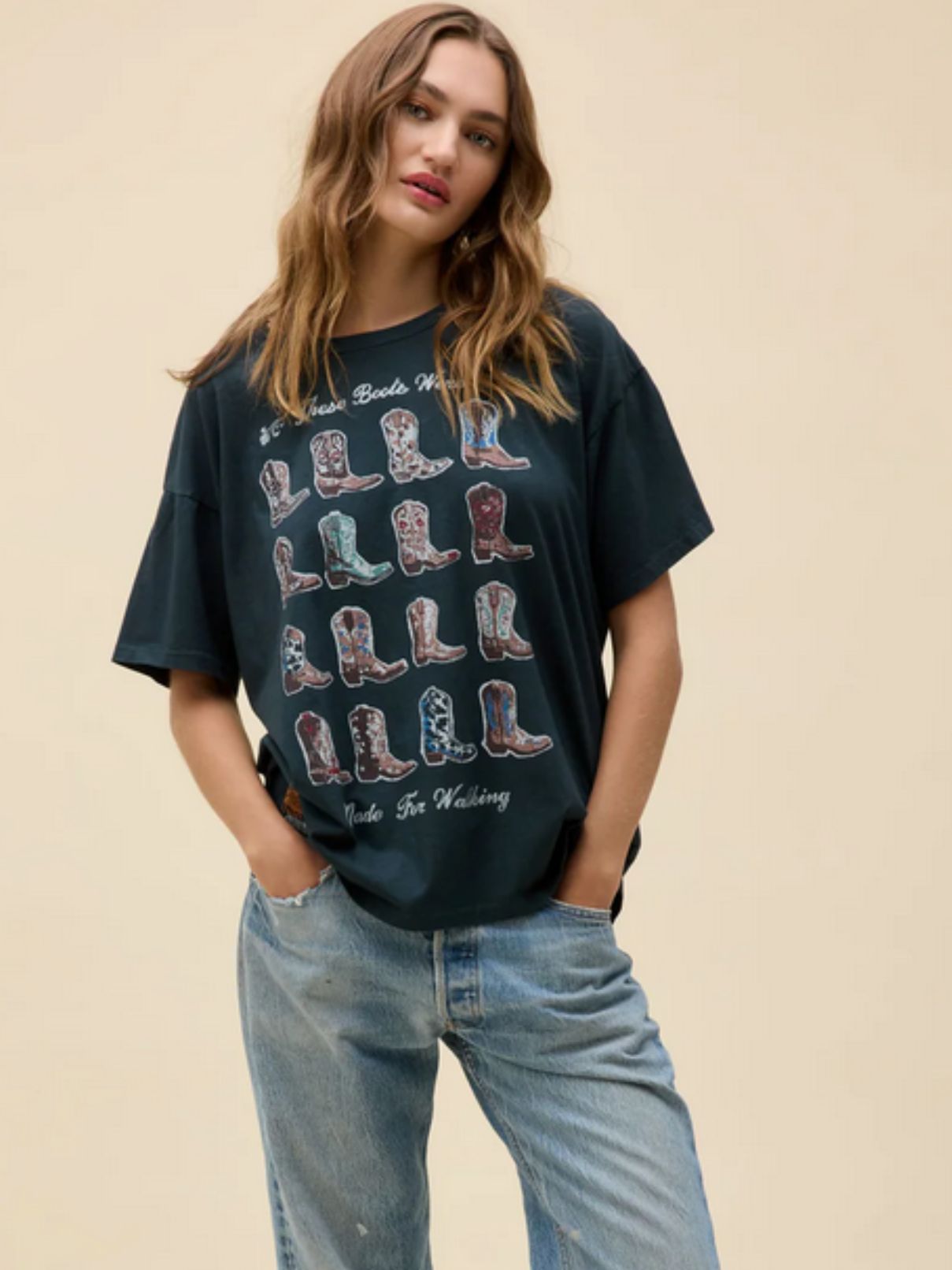 DAYDREAMER Boots For Walking Merch Tee in Vintage Black