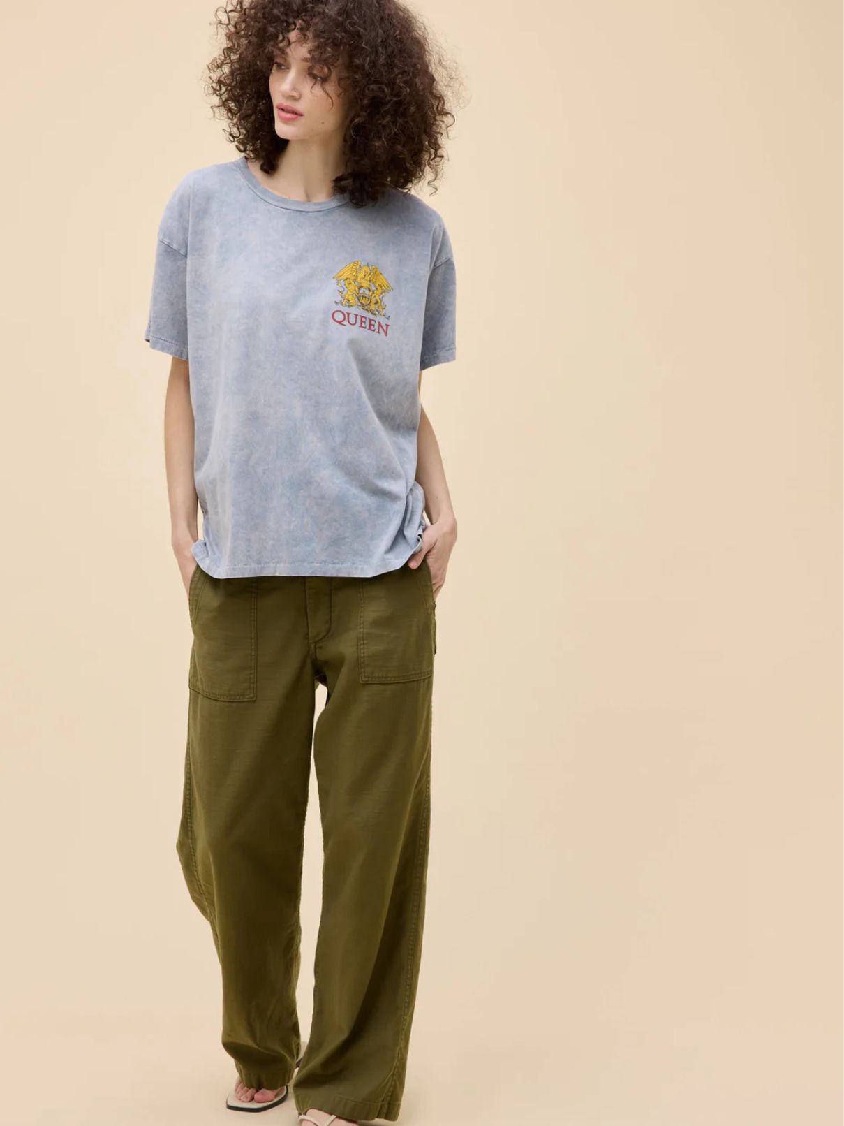 DAYDREAMER Queen World Tour 1977 Merch Tee