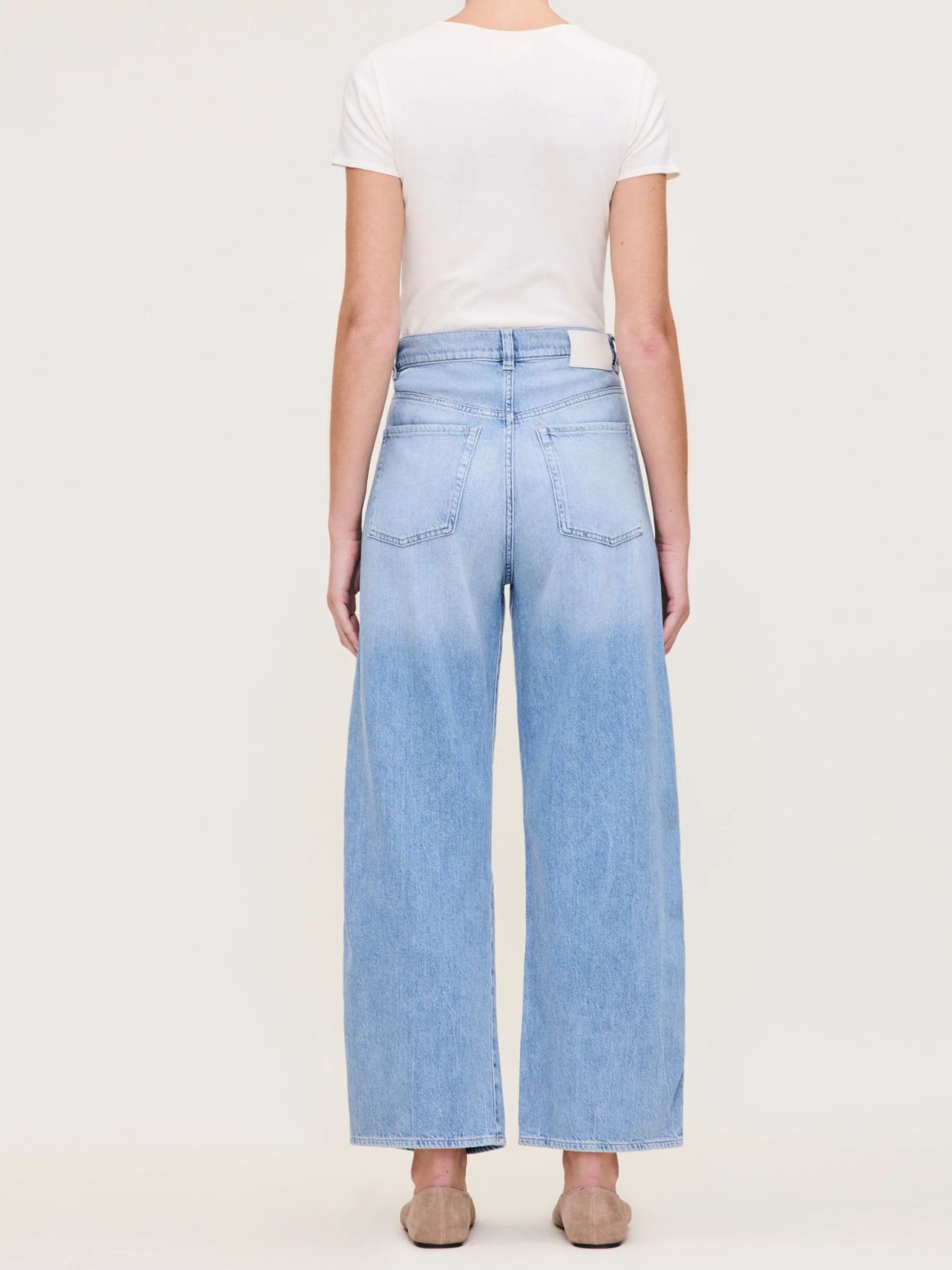 DL 1961 Taylor Ultra Hi Rise Relaxed Barrel Jean in Beachwave