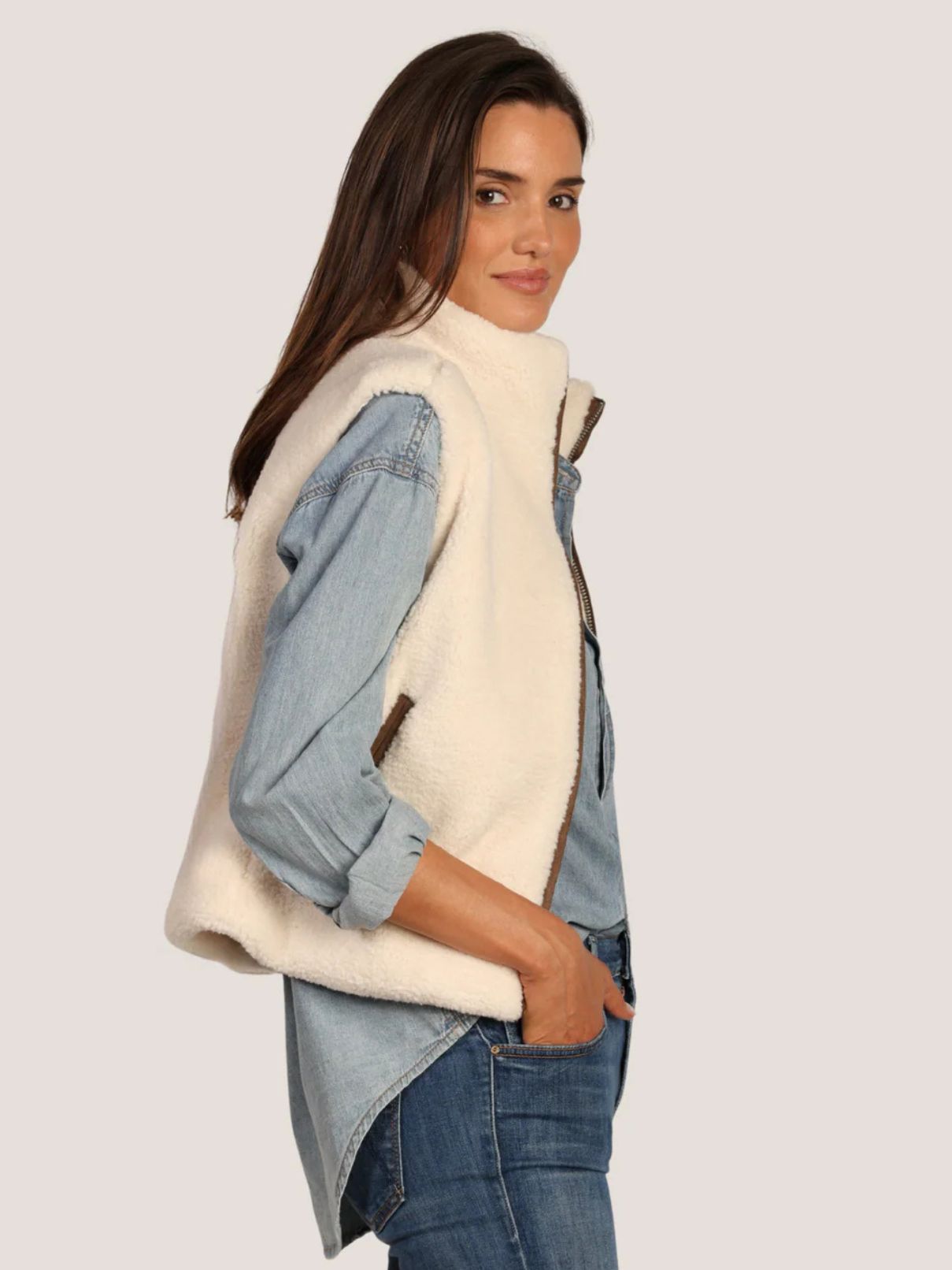 Dylan Mountain High Vest in Natural