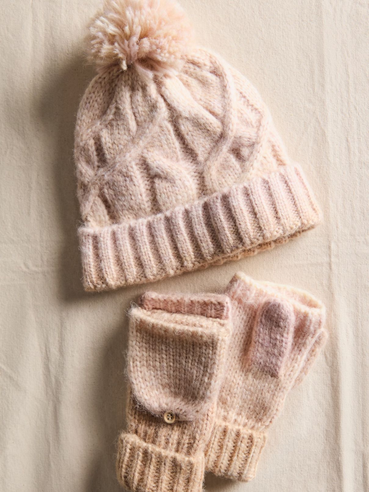 Free People Hat & Gloves Ivory