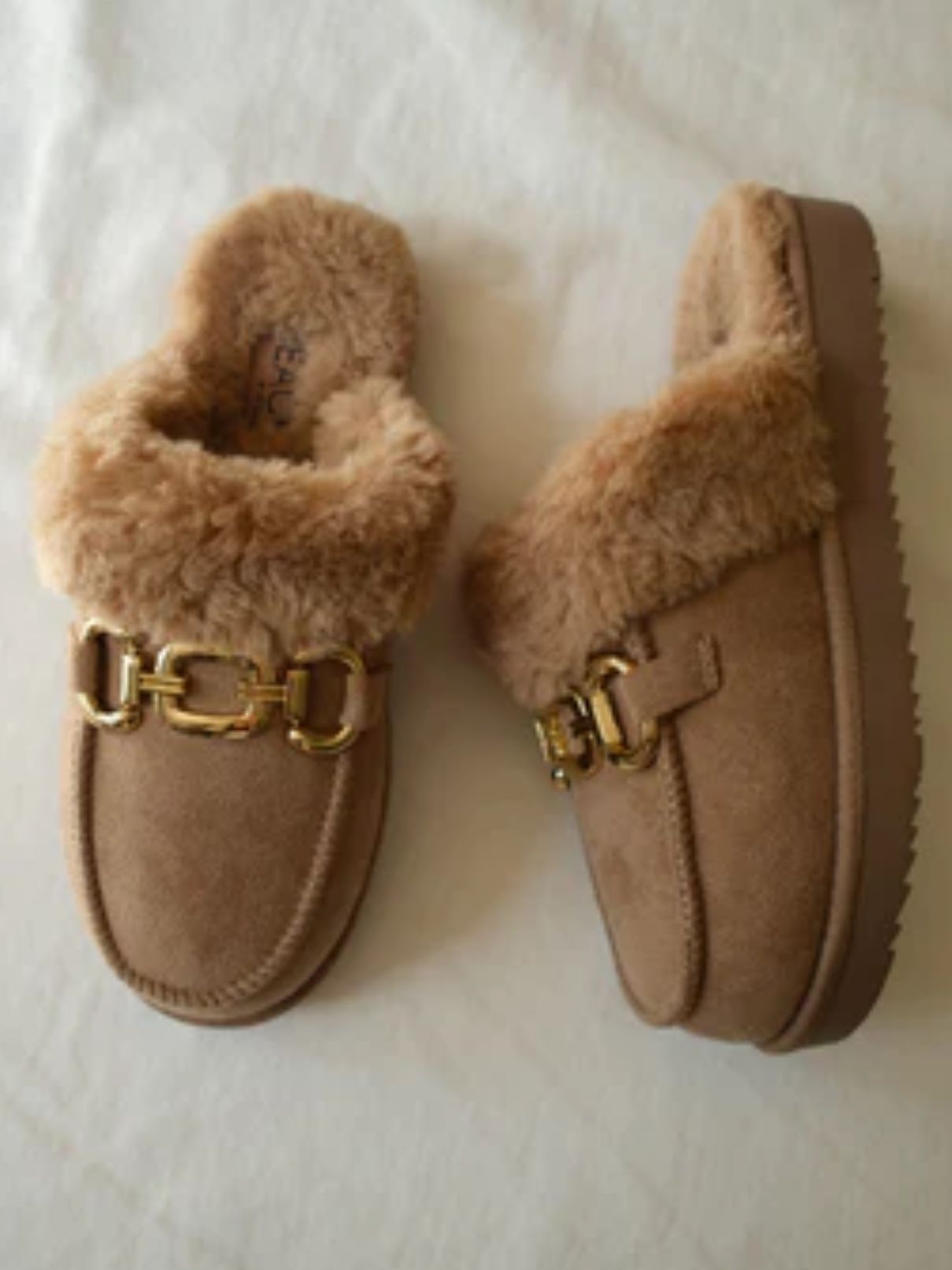 Matisse Davos Slipper in Taupe