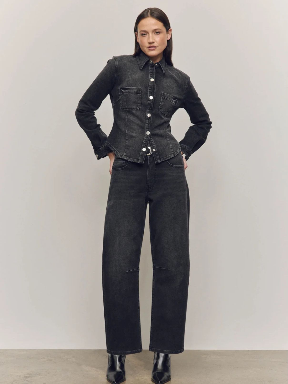 New Girl Soft Curve Barrel Jean in In The Night