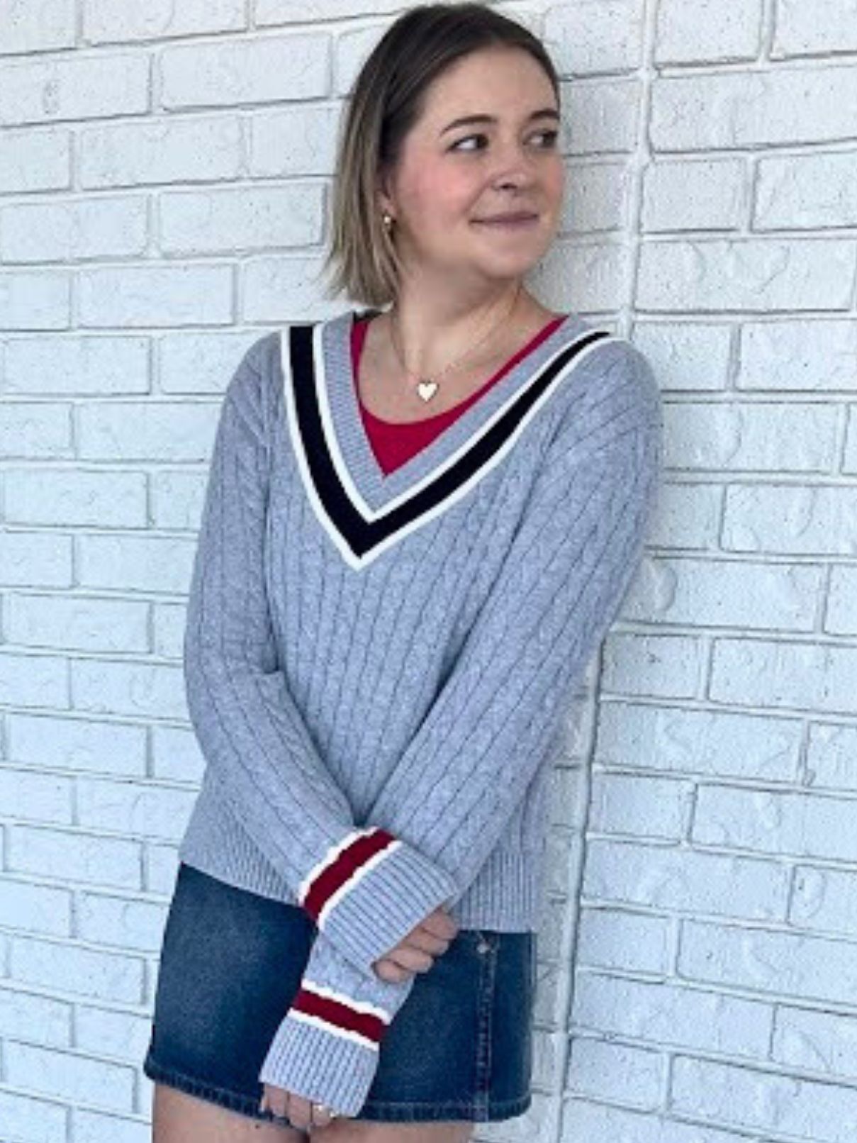 Olivaceous V-neck Sweater in Heather Grey/Black