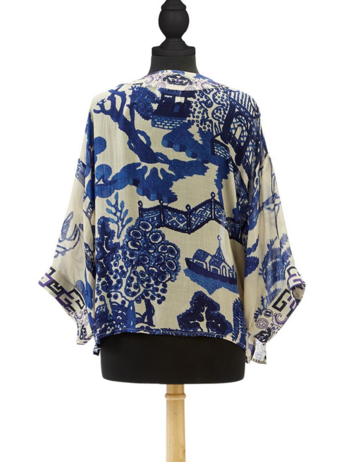 One Hundred Stars Handkerchief  Short Kimono in Giant Blue Willow