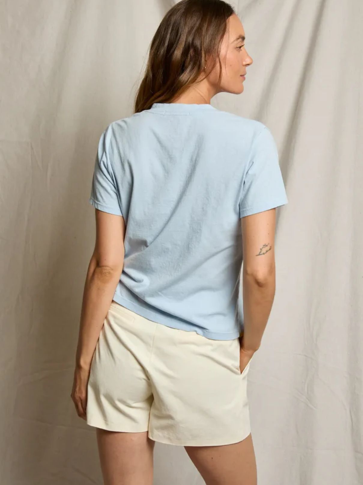 Perfect White Tee Hendrix Boxy Vnk in Powder Blue