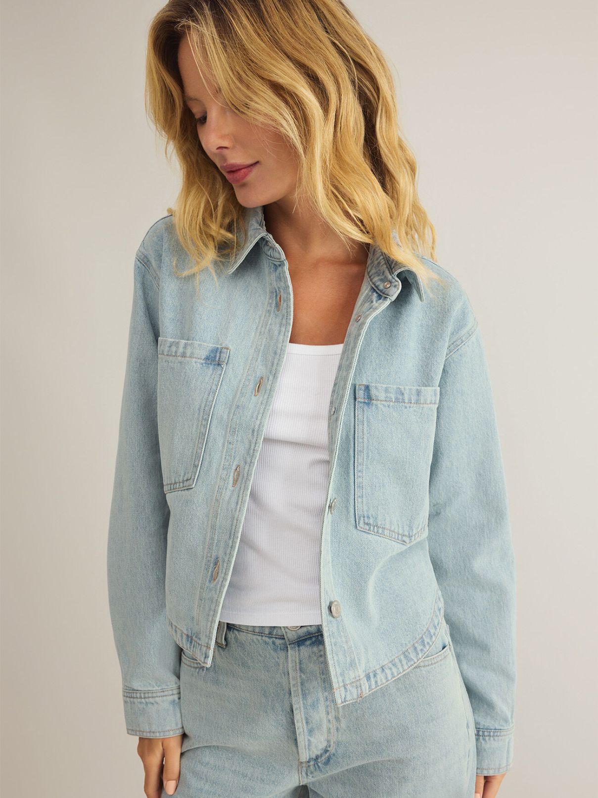 Z Supply All Day Cropped Denim Jacket in Faded Indigo