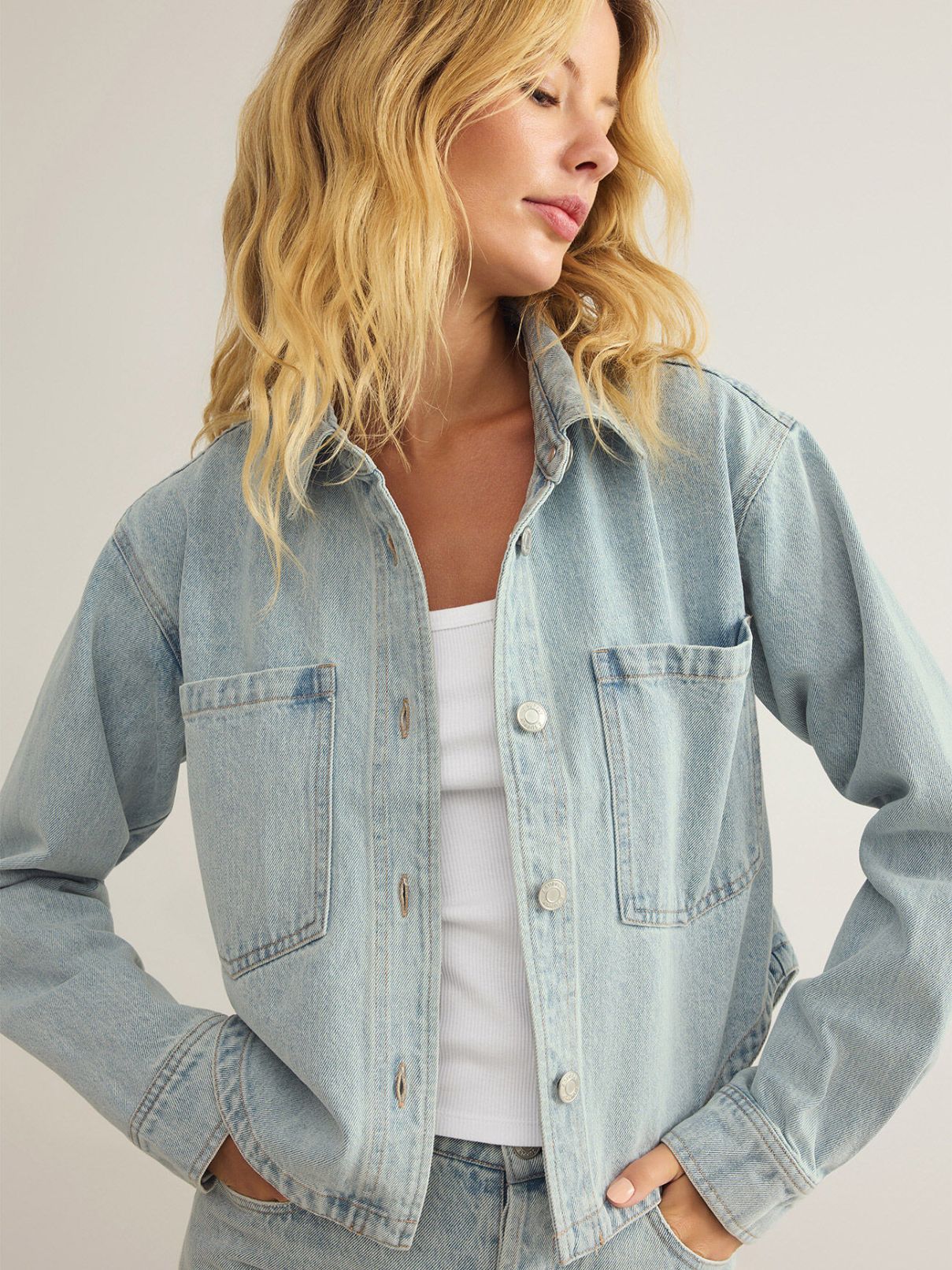 Z Supply All Day Cropped Denim Jacket in Faded Indigo