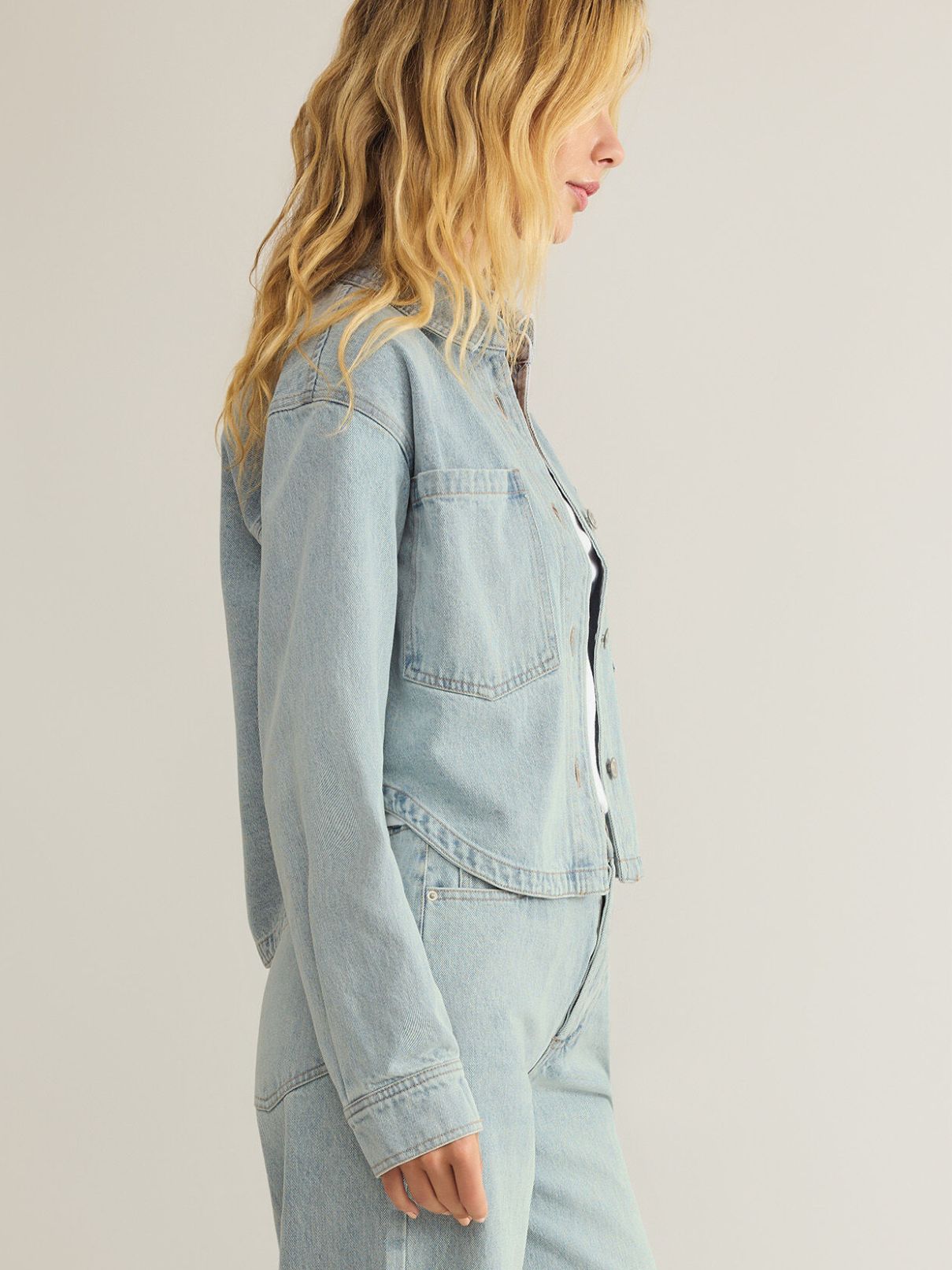Z Supply All Day Cropped Denim Jacket in Faded Indigo