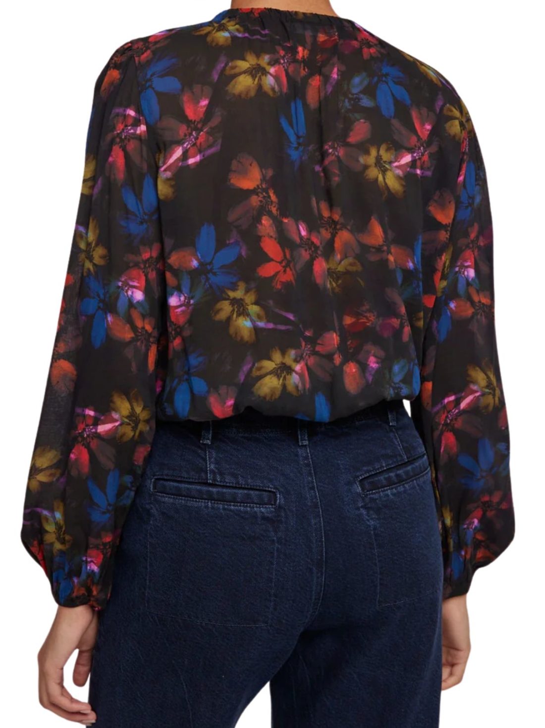 bella dahl ealastic shirred neckline blouse in evening garden print