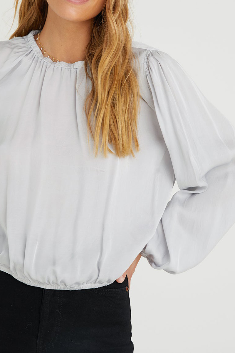 bella dahl elastic shirred blouse in titanium 100002